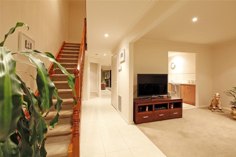 11 Melrose Place, MILL PARK VIC 3082, Mill Park - Thumbnail 6