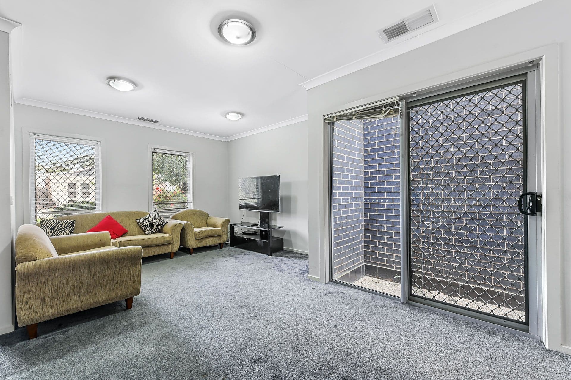 12 Everitt Street, Dandenong VIC 3175, Dandenong - Thumbnail 2