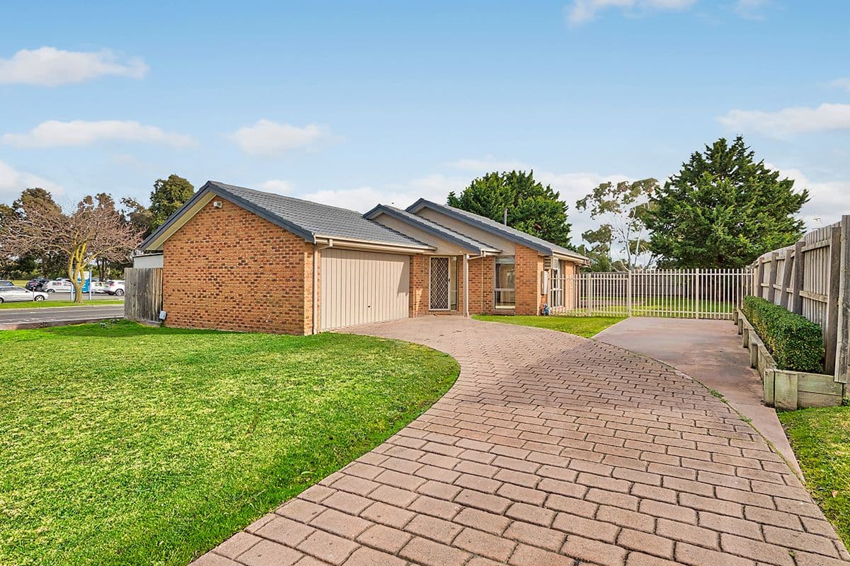 60 Ireland Avenue, Narre Warren VIC 3805, Narre Warren - Thumbnail 2