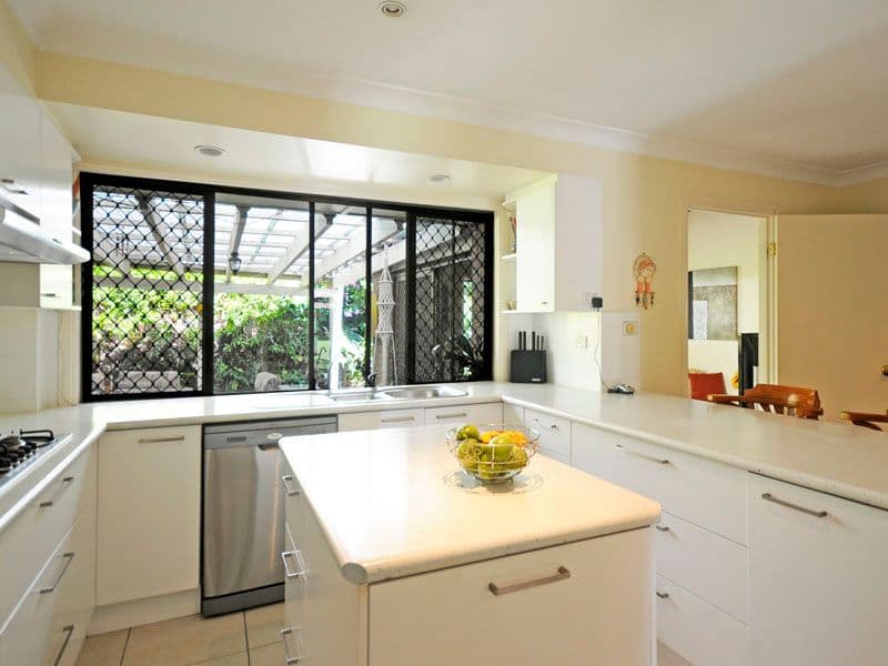 9 Wickepin Court, ELANORA QLD 4221, Elanora - Thumbnail 3