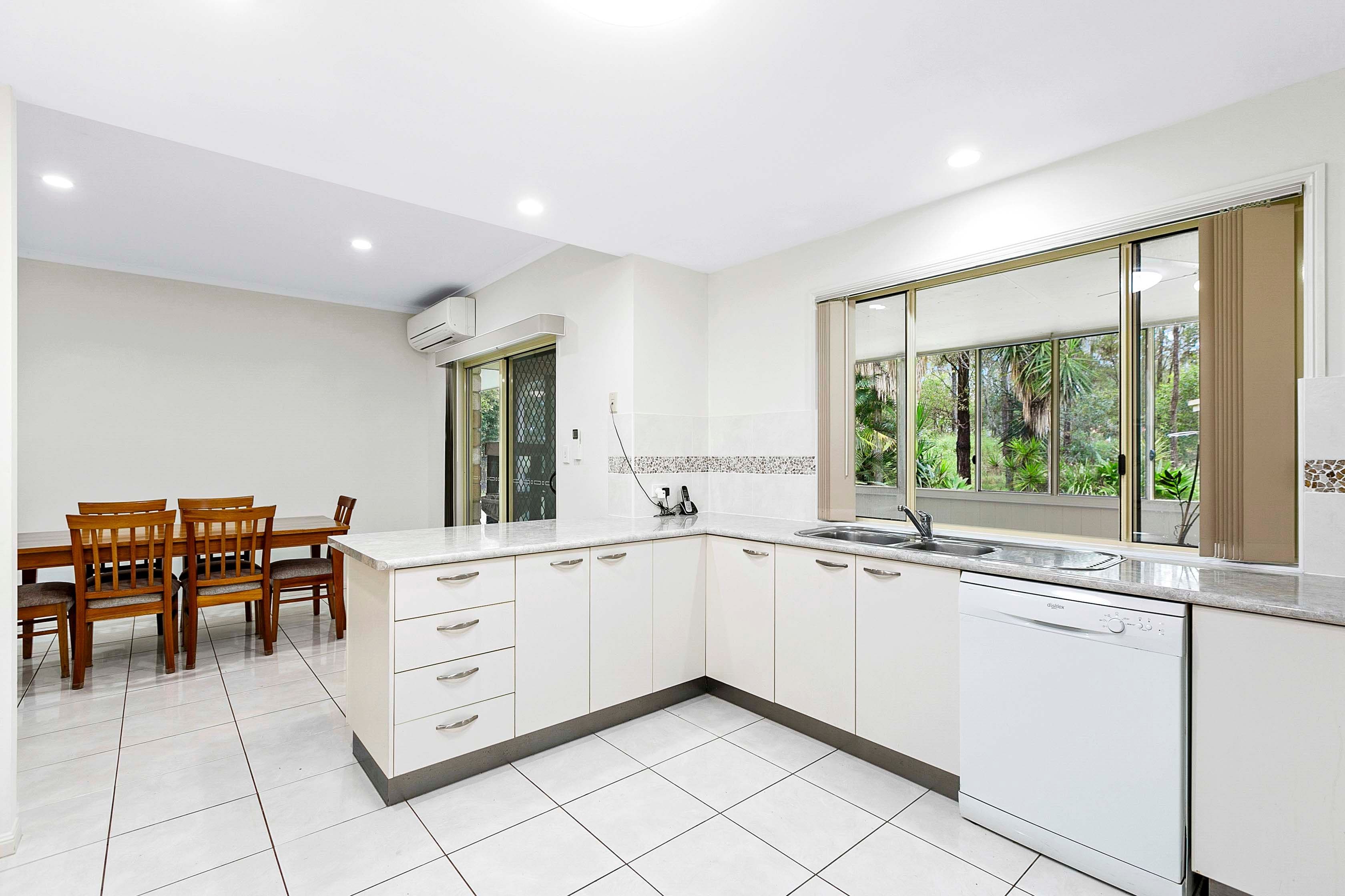 8 Scanlan Street, Sunshine Acres QLD 4655, Sunshine Acres - Thumbnail 5