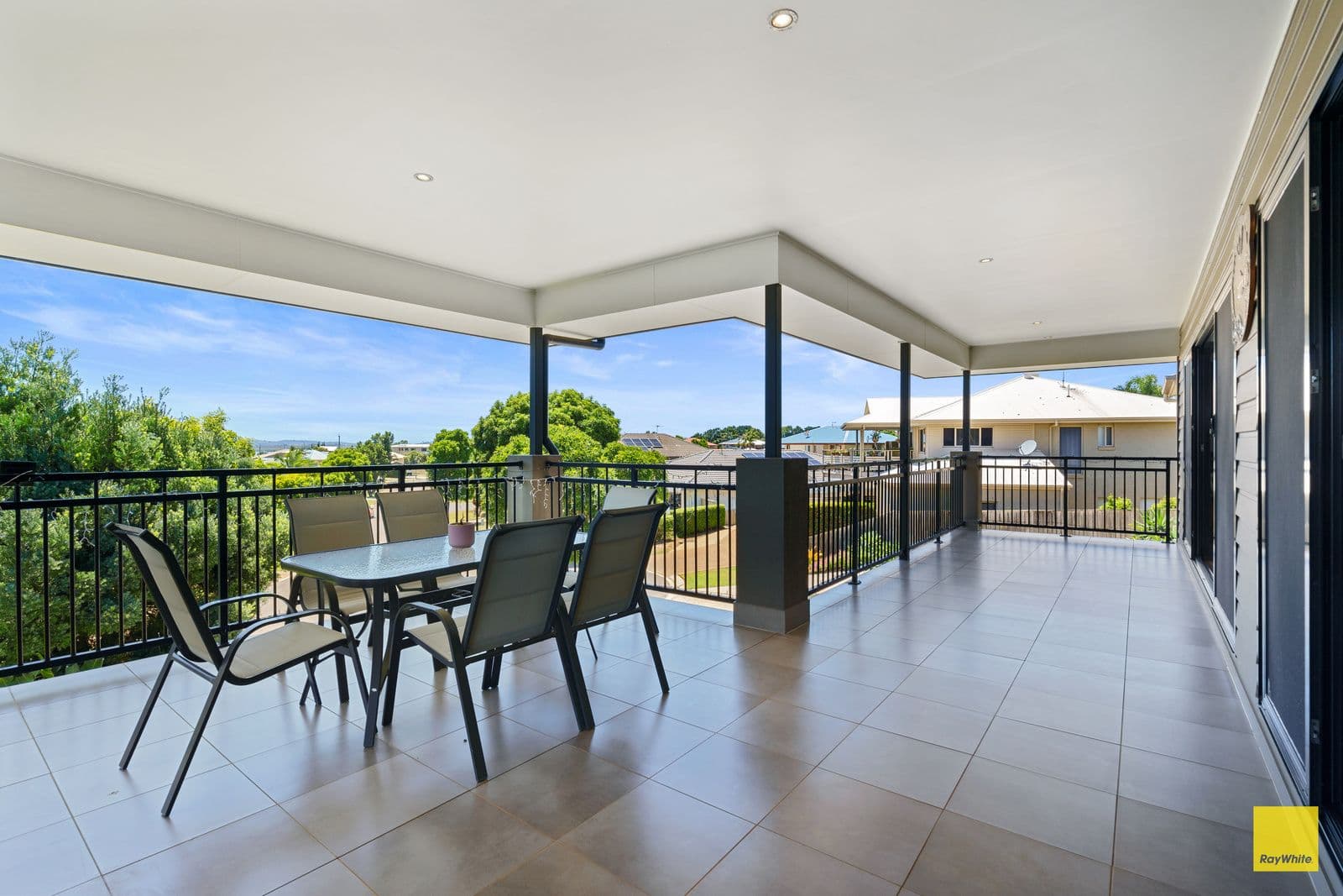5 Nevis Court, Redland Bay QLD 4165, Redland Bay - Thumbnail 2