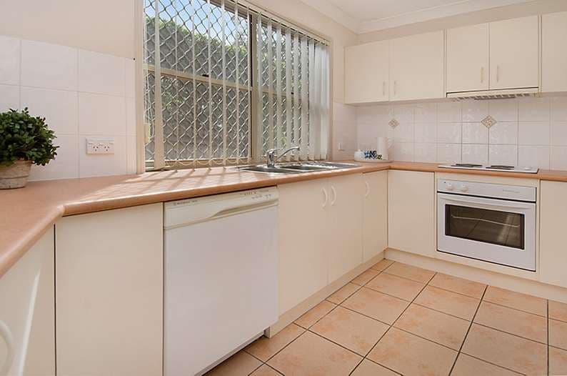 29 Oatland Crescent, Holland Park West QLD 4121, Holland Park West - Thumbnail 4