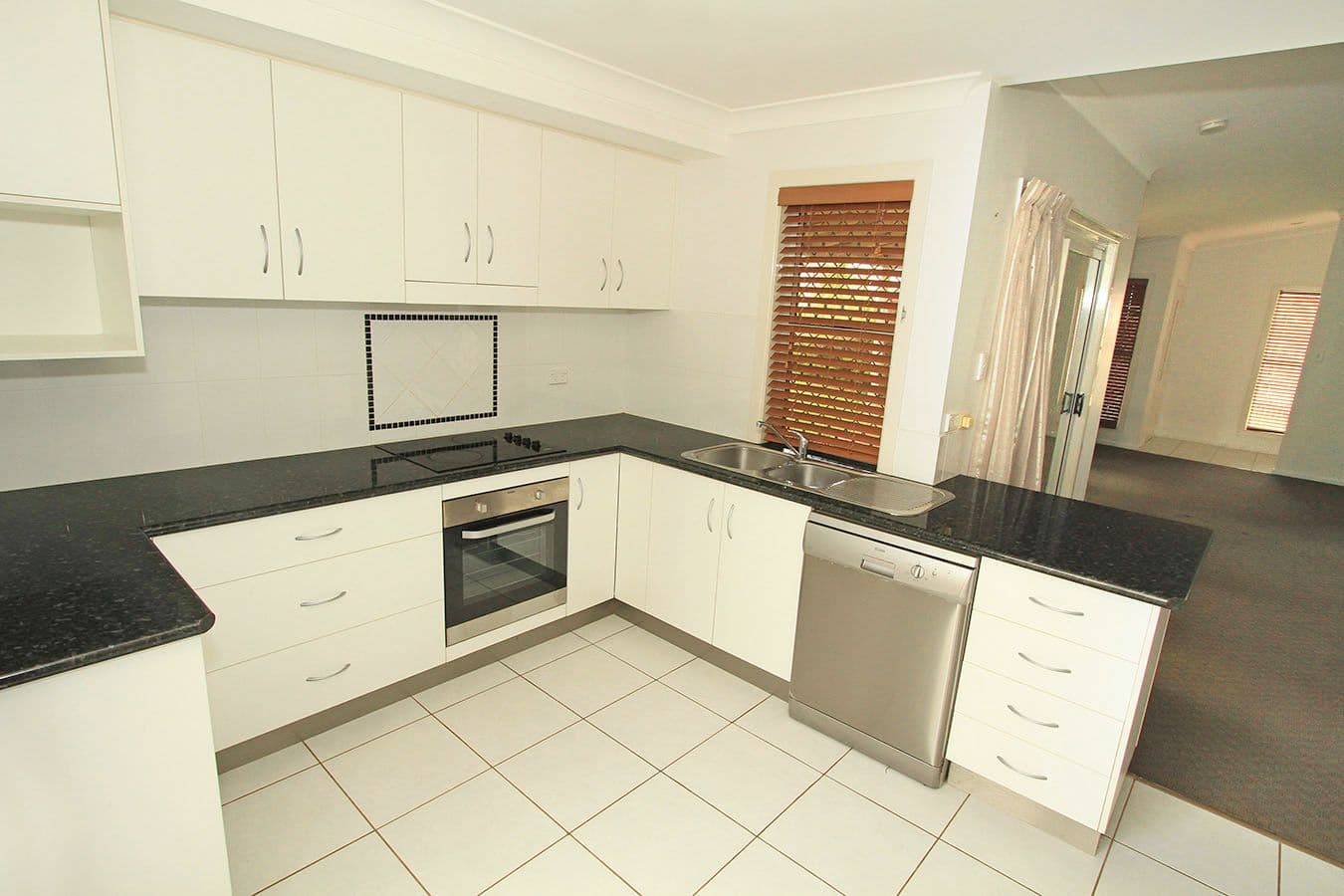 3 Capricornia Drive, TARANGANBA QLD 4703, Taranganba - Thumbnail 3
