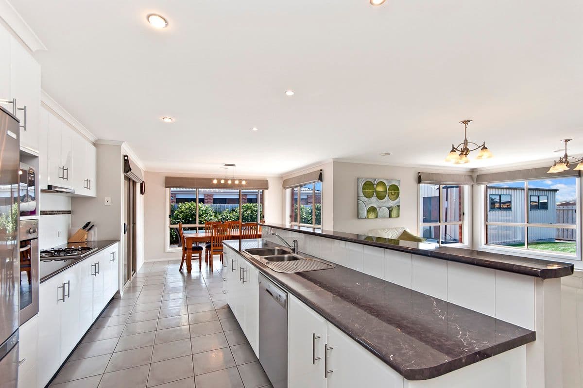 24 Sharpe Avenue, Warrnambool VIC 3280, Warrnambool - Thumbnail 2