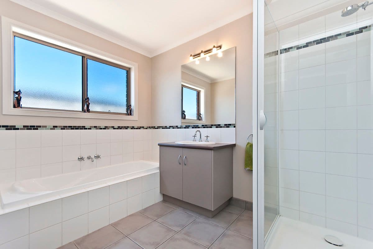 24 Sharpe Avenue, Warrnambool VIC 3280, Warrnambool - Thumbnail 8