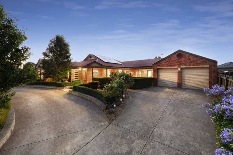 6 Mustang Place, Sunbury - Image 1