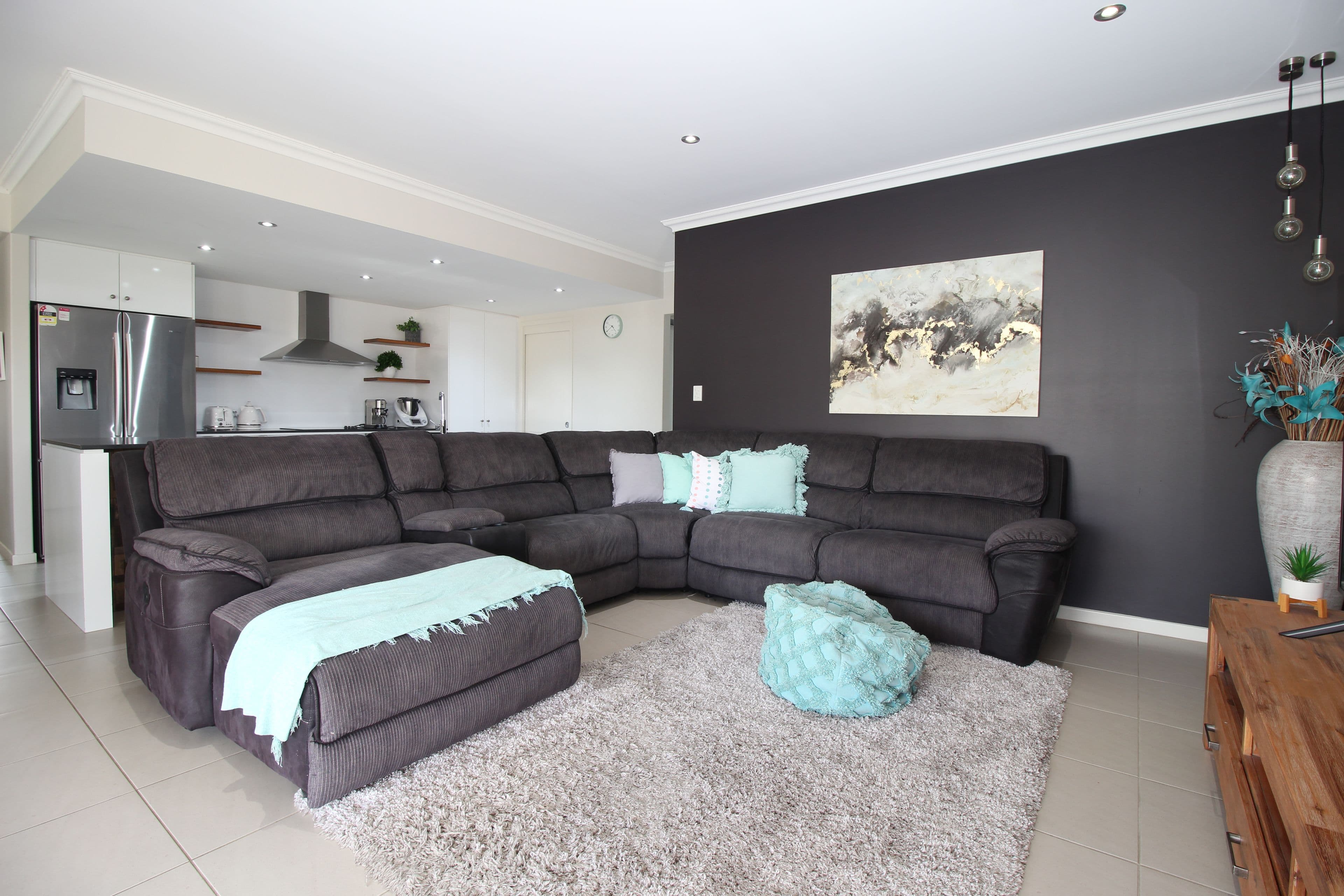 16 Randwick Road, Emerald QLD 4720, Emerald - Thumbnail 3