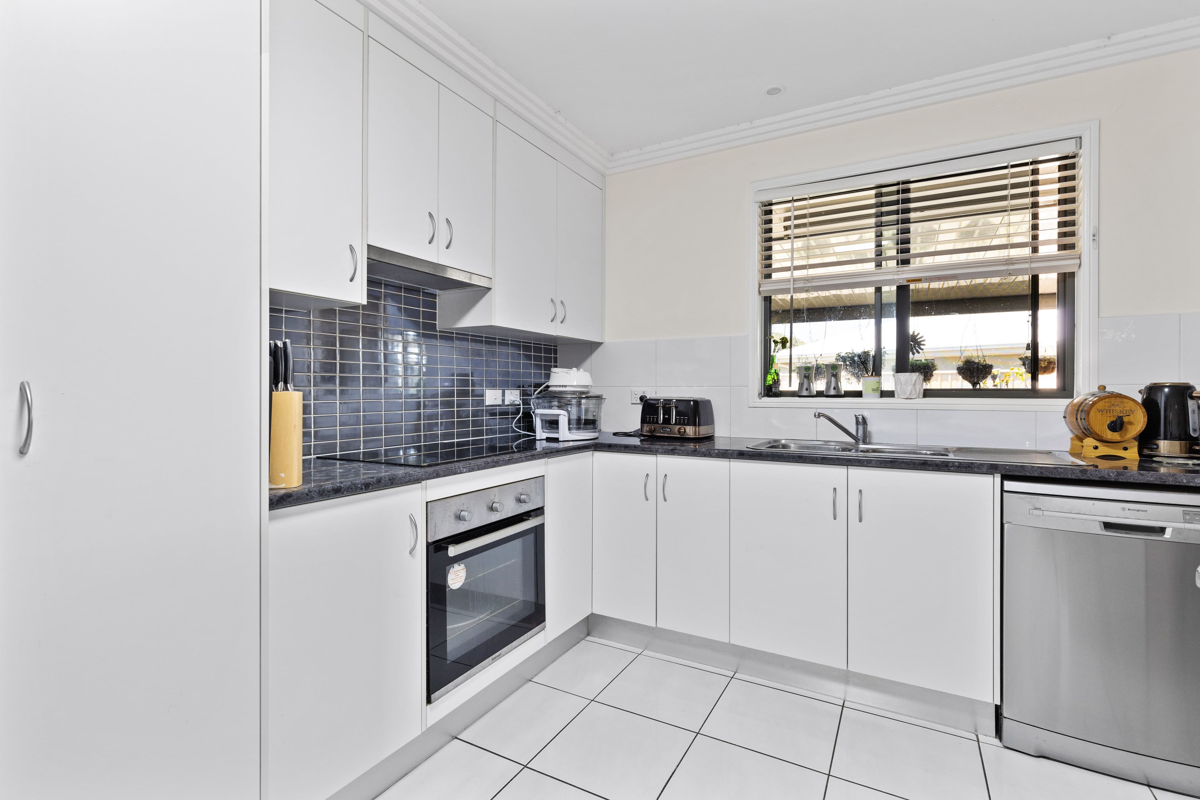 7 Blue Gum Drive, Emerald QLD 4720, Emerald - Thumbnail 6