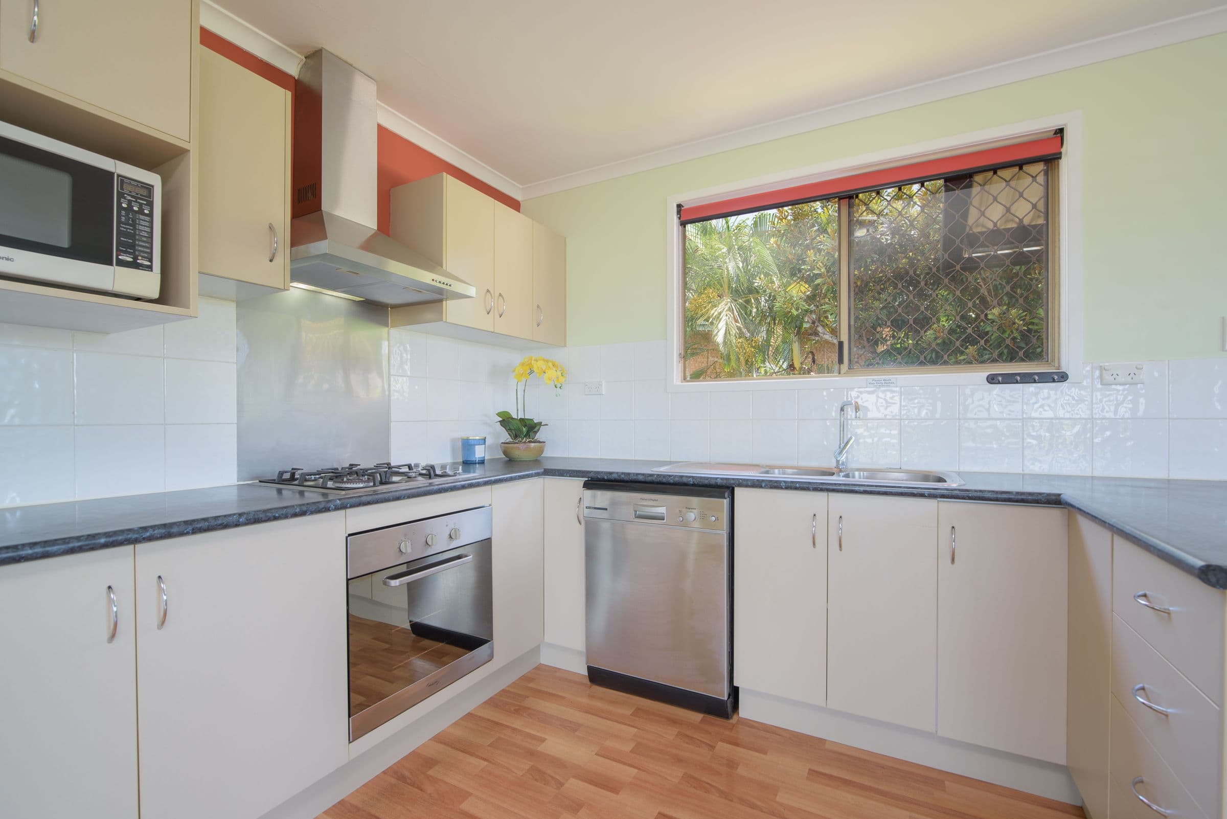 1 Cook Street, West Gladstone QLD 4680, West Gladstone - Thumbnail 5