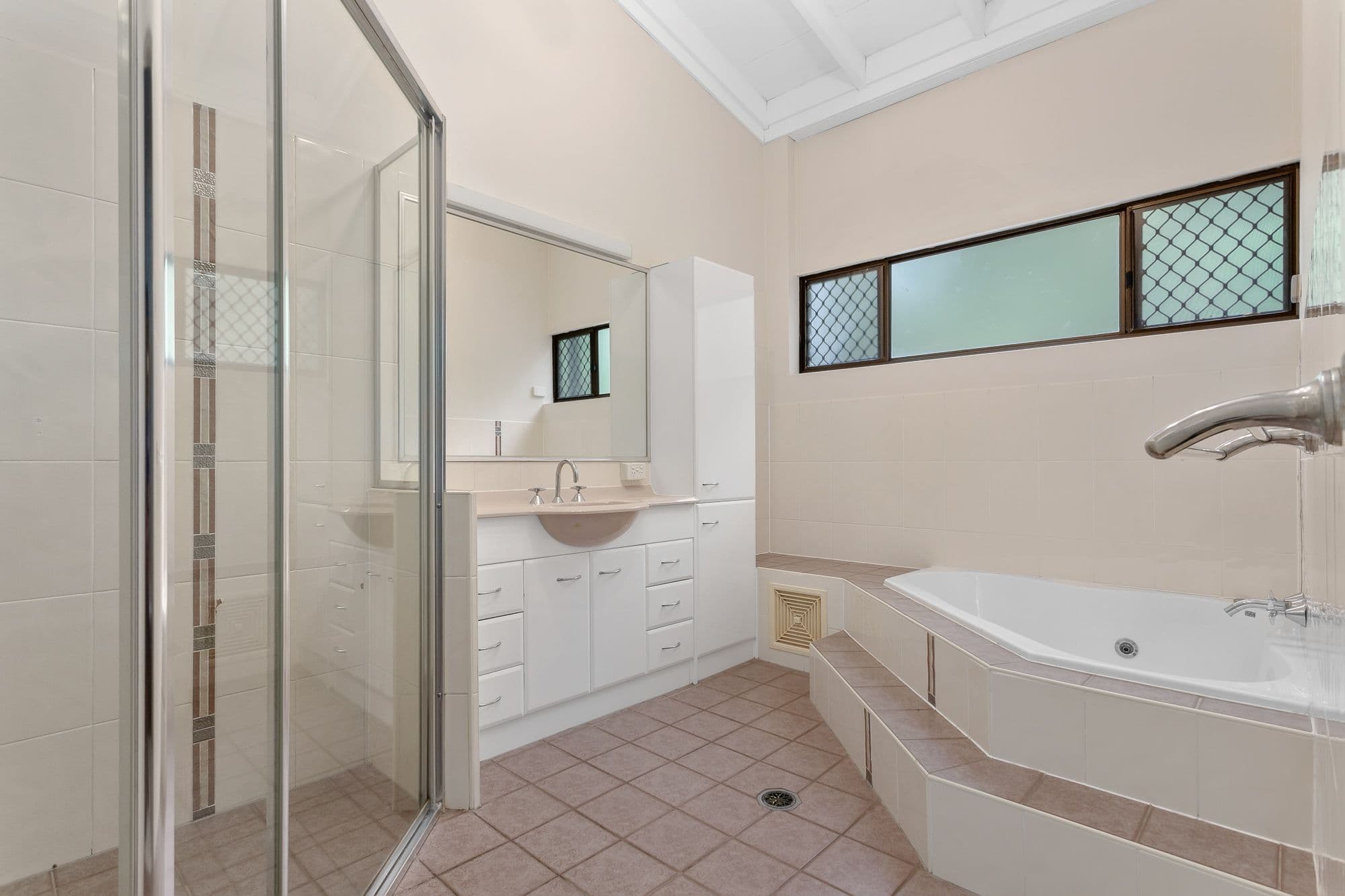 31 Gabwina Street, Fig Tree Pocket QLD 4069, Fig Tree Pocket - Thumbnail 7