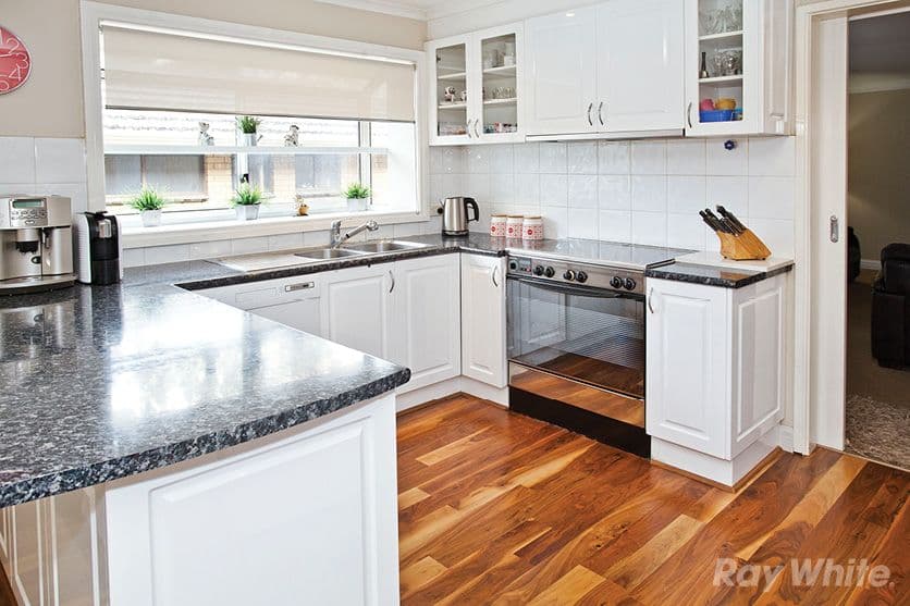 38 Threadbow Crescent, Wheelers Hill VIC 3150, Wheelers Hill - Thumbnail 2