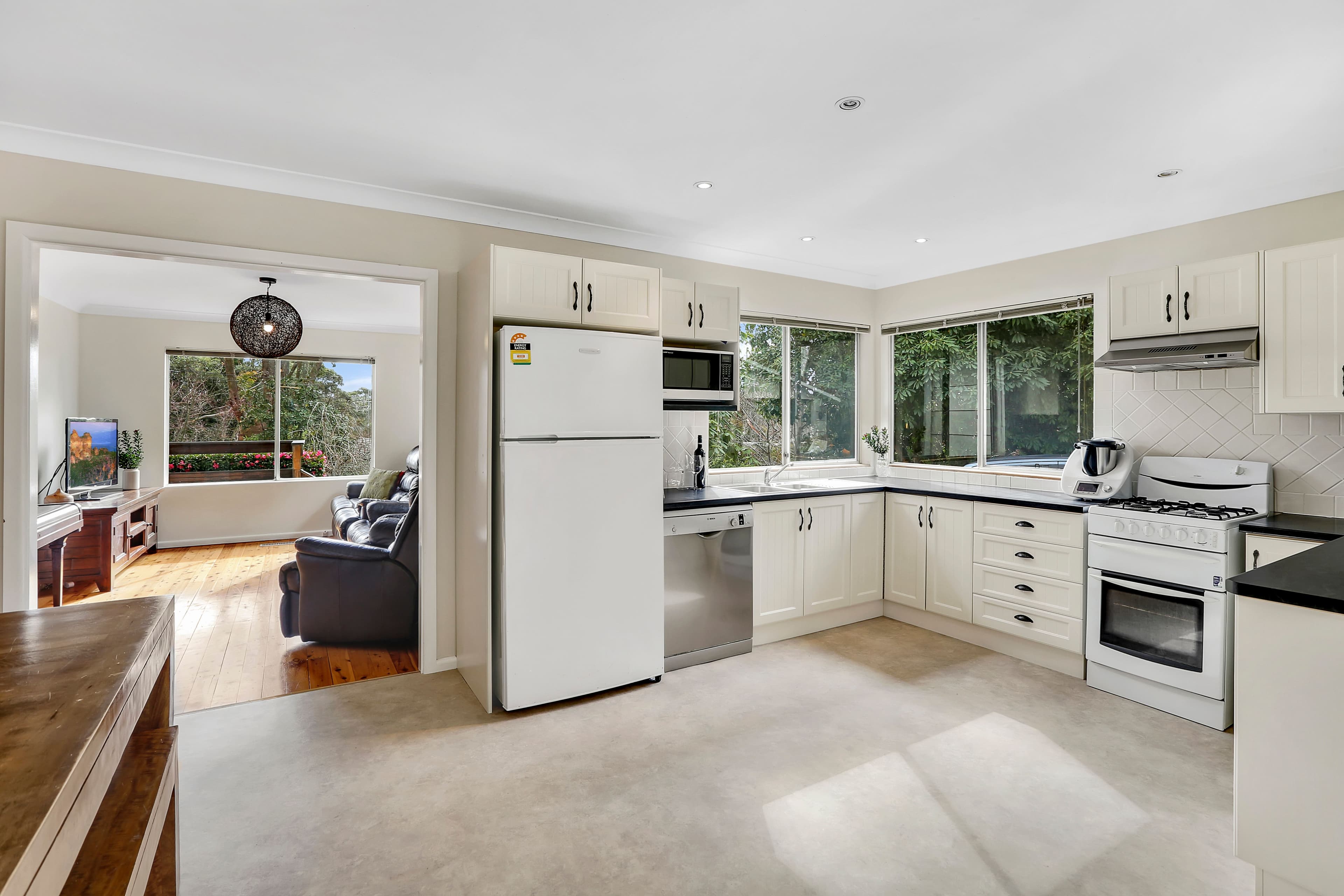 33 Hillier Avenue, Blackheath - Thumbnail 3