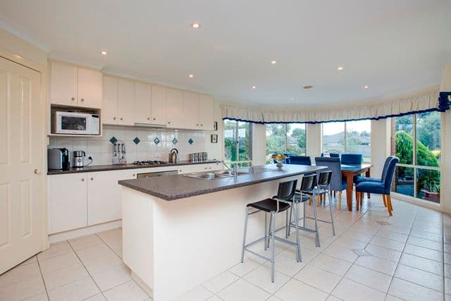 27 Ventnor Road, Cowes VIC 3922, Cowes - Thumbnail 2