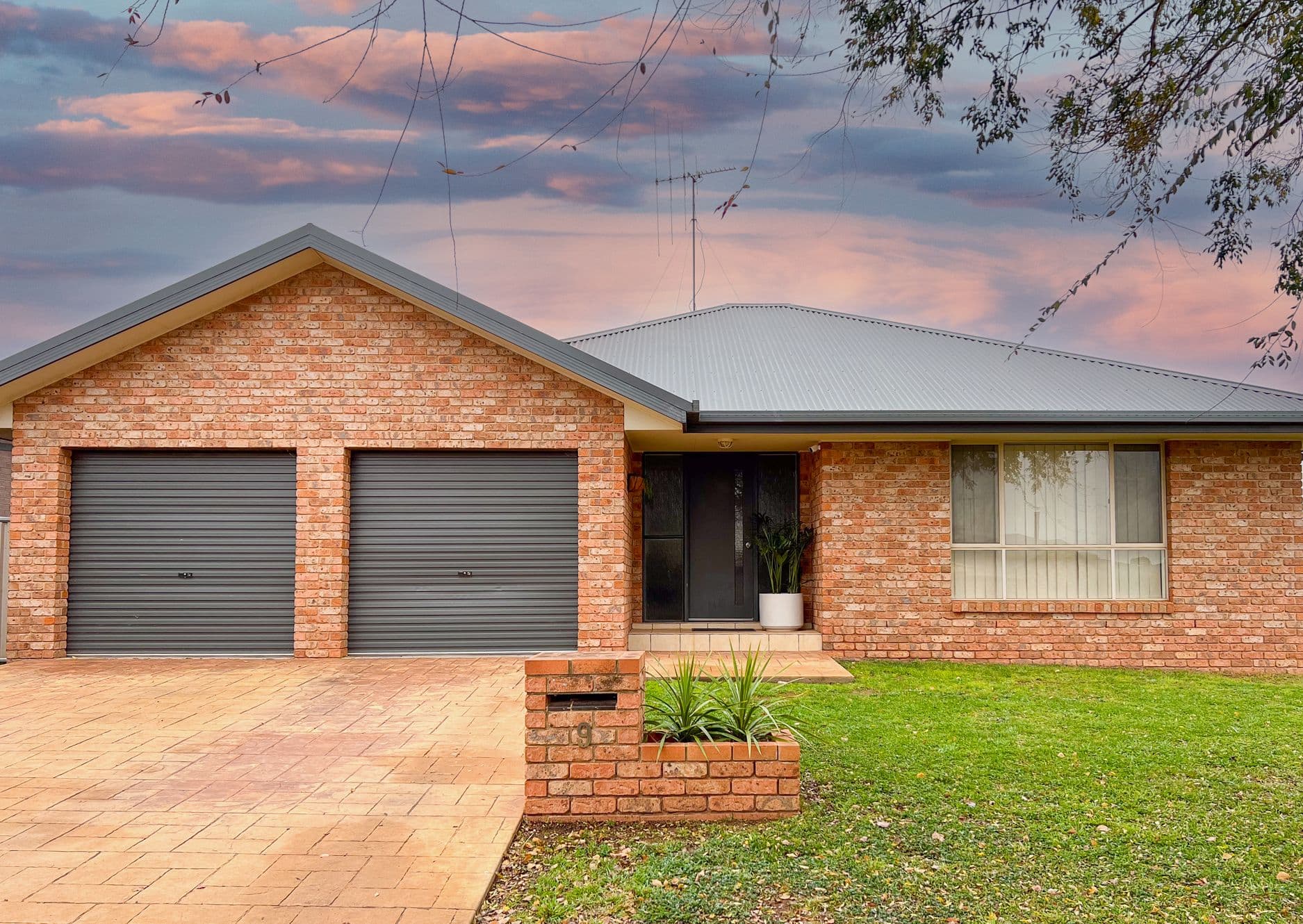 9 Noonan Street, Parkes NSW 2870, Parkes - Image 1