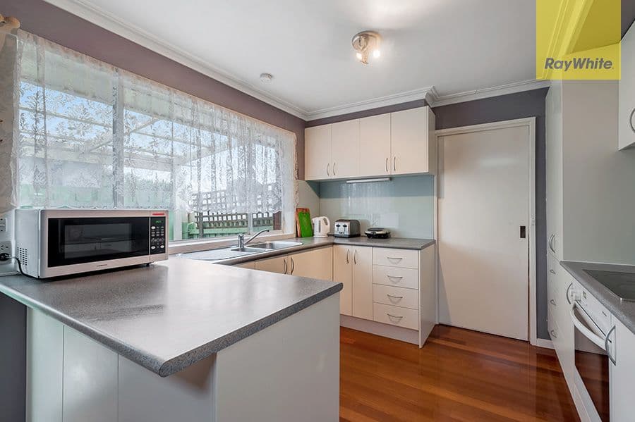 16 Riversdale Street, Craigieburn VIC 3064, Craigieburn - Thumbnail 3