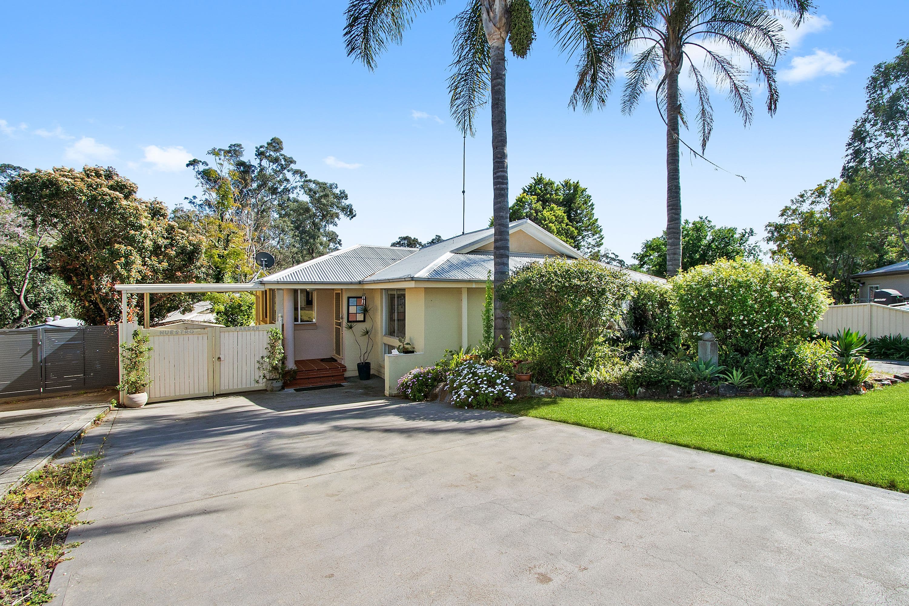 21 Bradley Road, North Richmond - Image 1