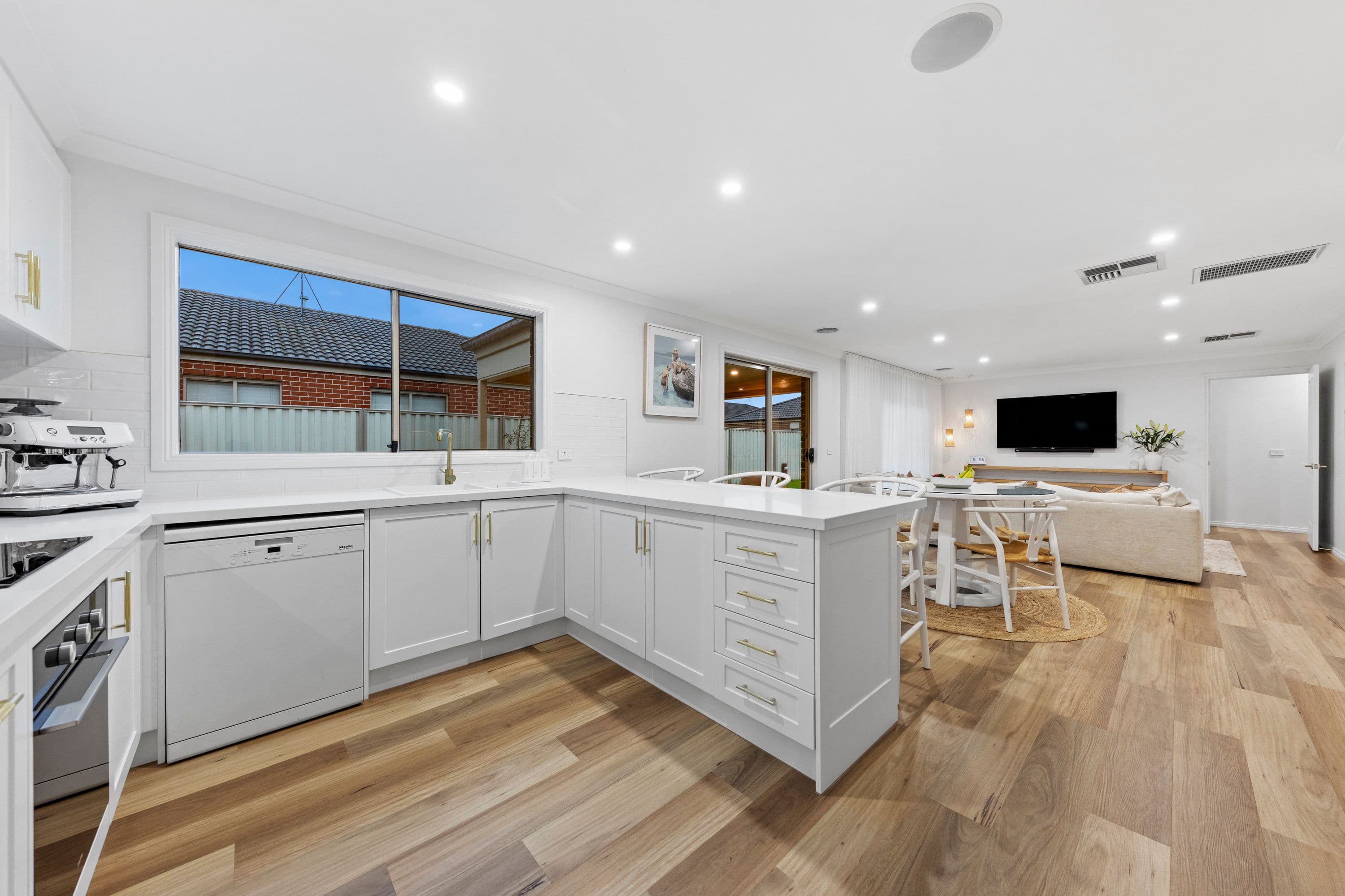2 Unicorn Street, Pakenham VIC 3810, Pakenham - Thumbnail 6