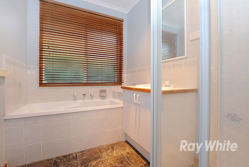 8  Kew Court, NARRE WARREN VIC 3805, Narre Warren - Thumbnail 6