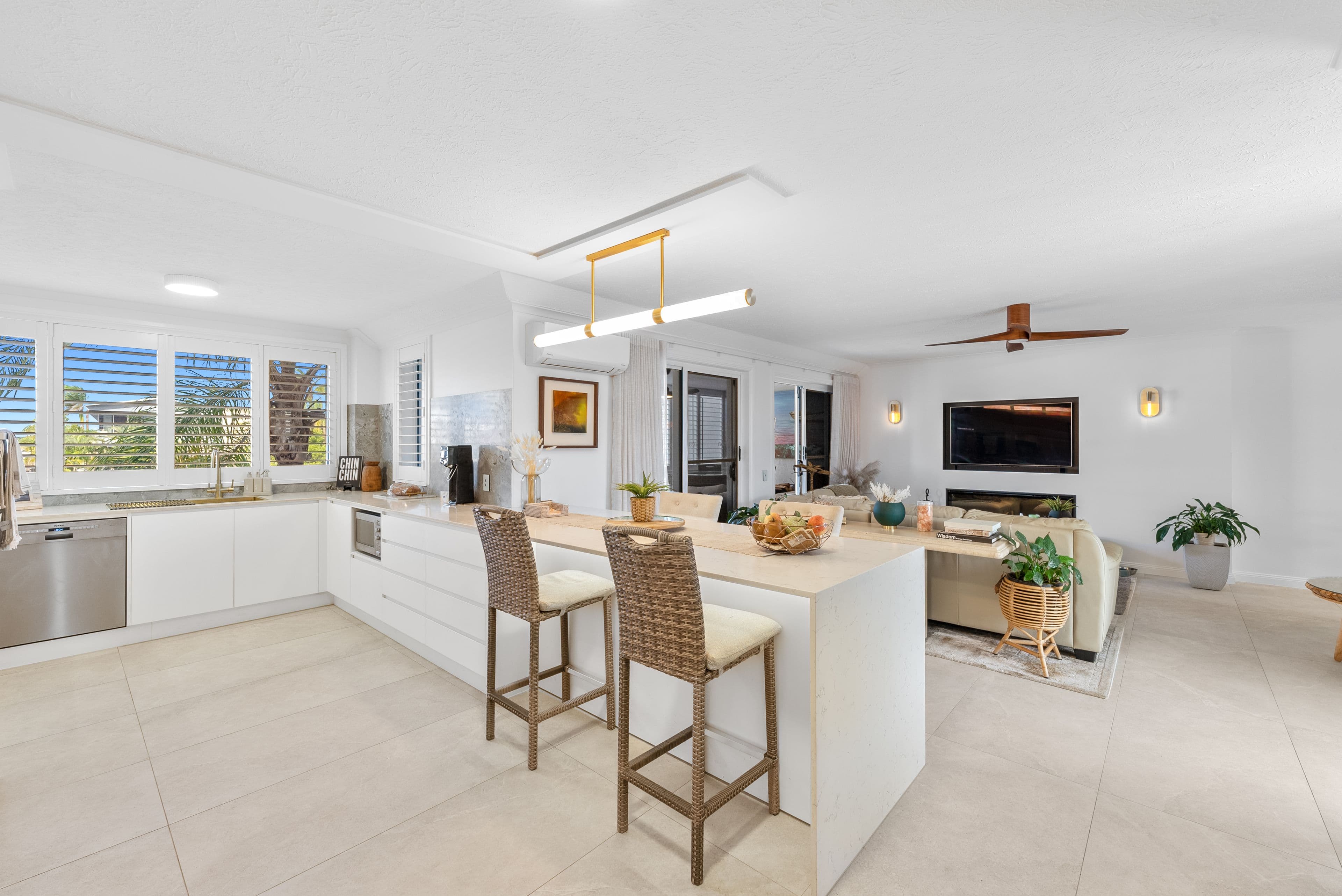 17-19 Canal Avenue, Runaway Bay QLD 4216, Runaway Bay - Thumbnail 2