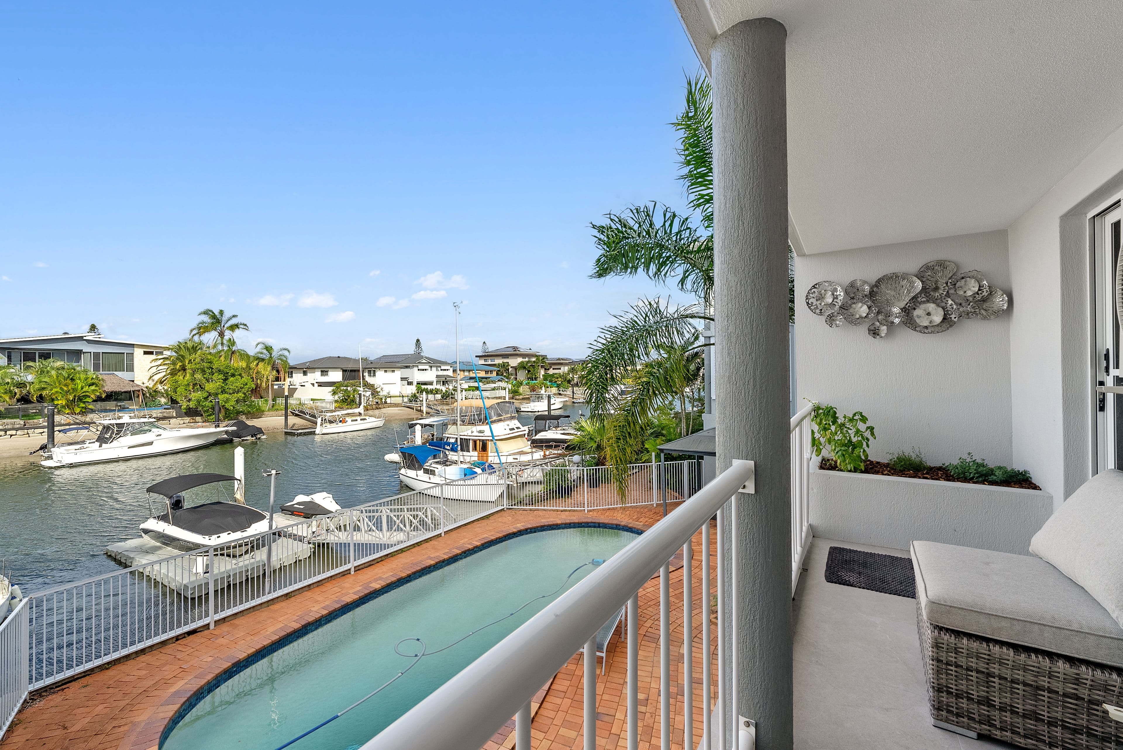 17-19 Canal Avenue, Runaway Bay QLD 4216, Runaway Bay - Thumbnail 4