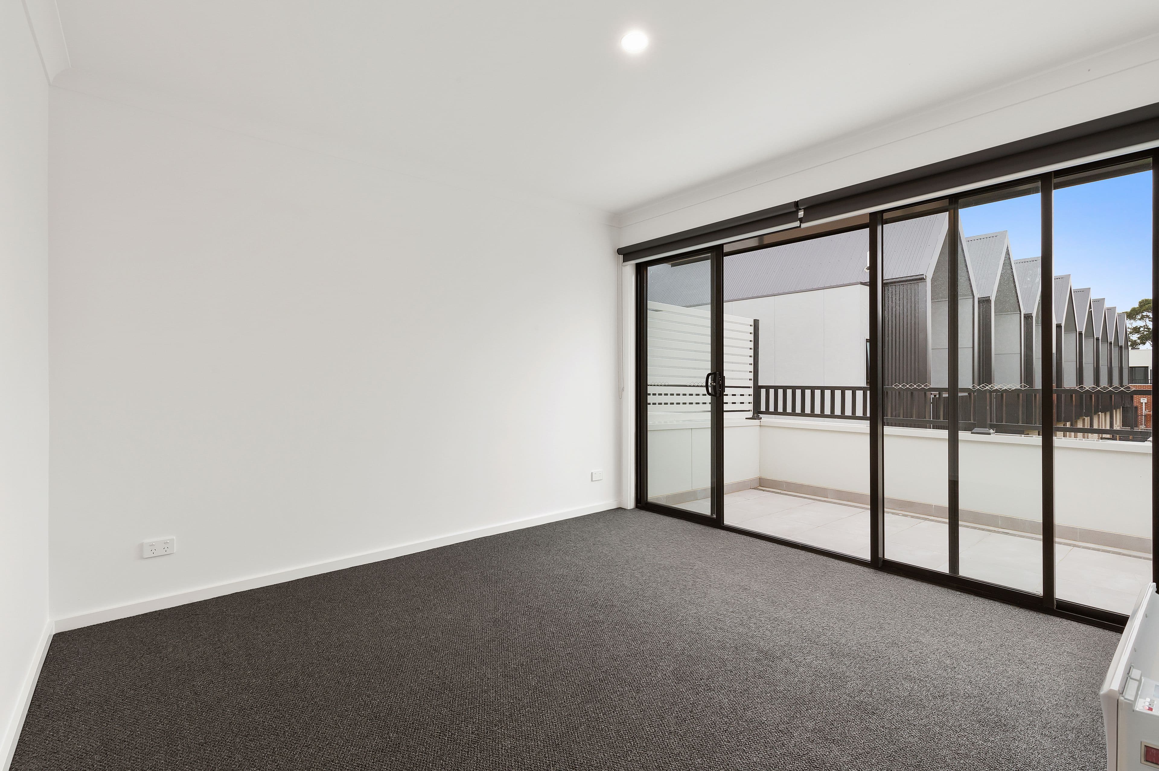 8 Patena Walk, Pakenham VIC 3810, Pakenham - Thumbnail 5