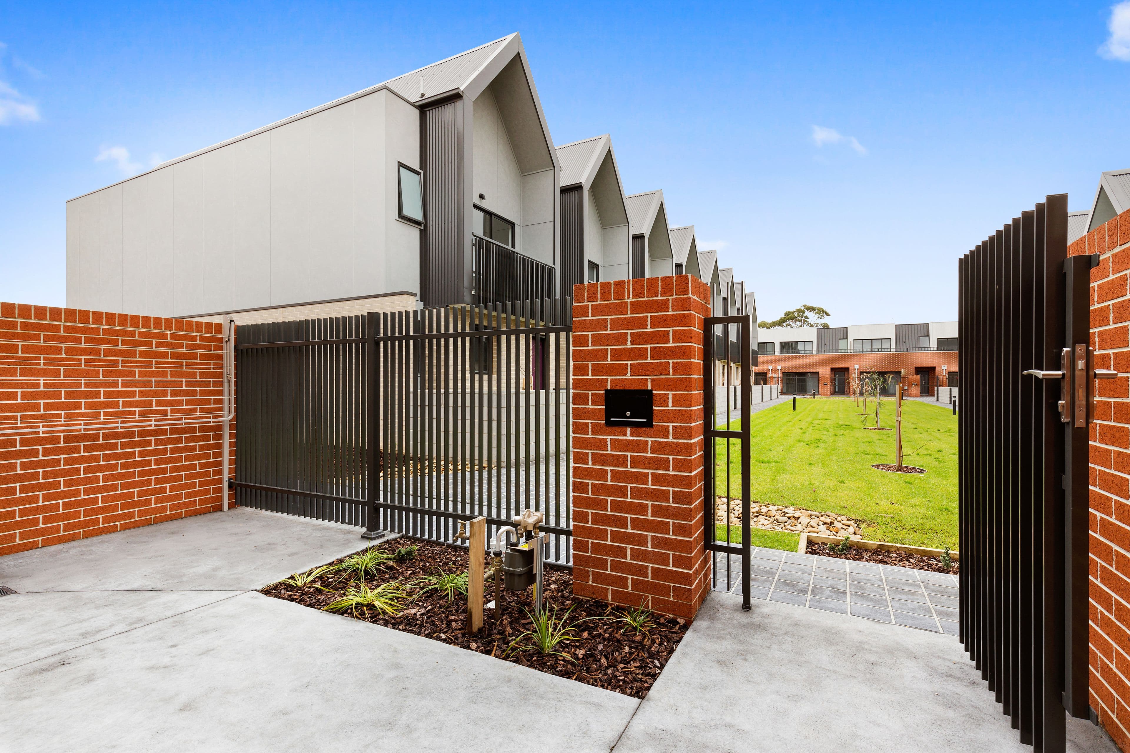 8 Patena Walk, Pakenham VIC 3810, Pakenham - Thumbnail 8