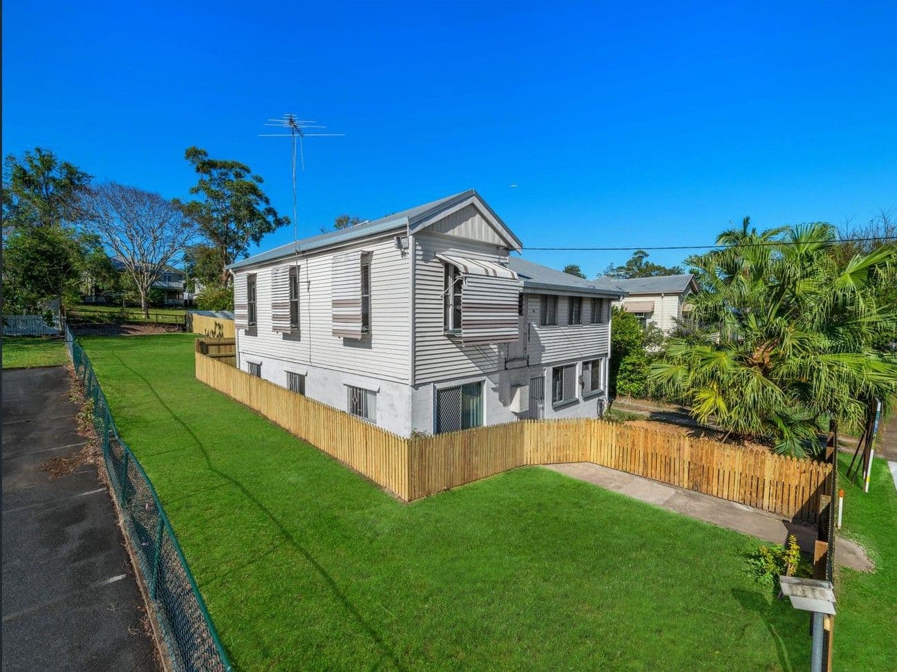 49 Daisy Street, Grange QLD 4051, Grange - Thumbnail 3