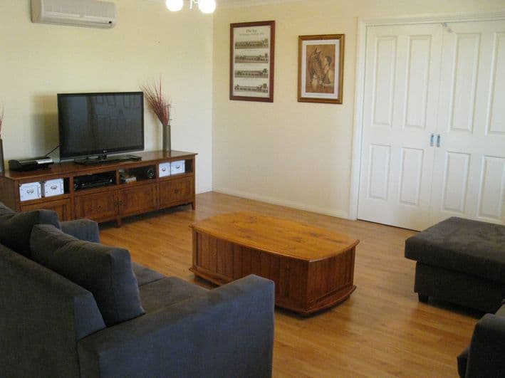 19 Turnbull Drive, MOUNT GAMBIER SA 5290, Mount Gambier - Thumbnail 5