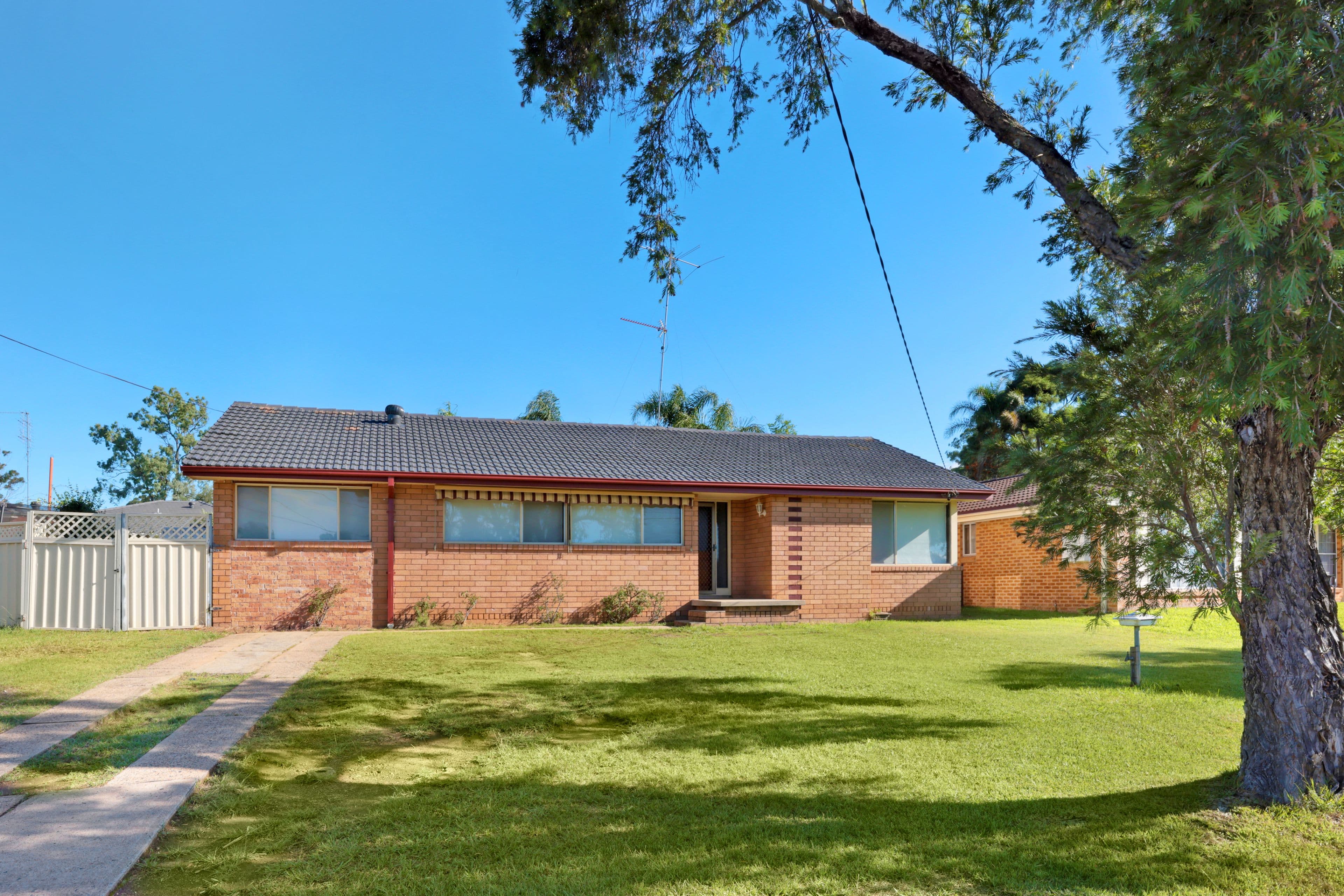 4 Girra Avenue, South Penrith NSW 2750, South Penrith - Image 1