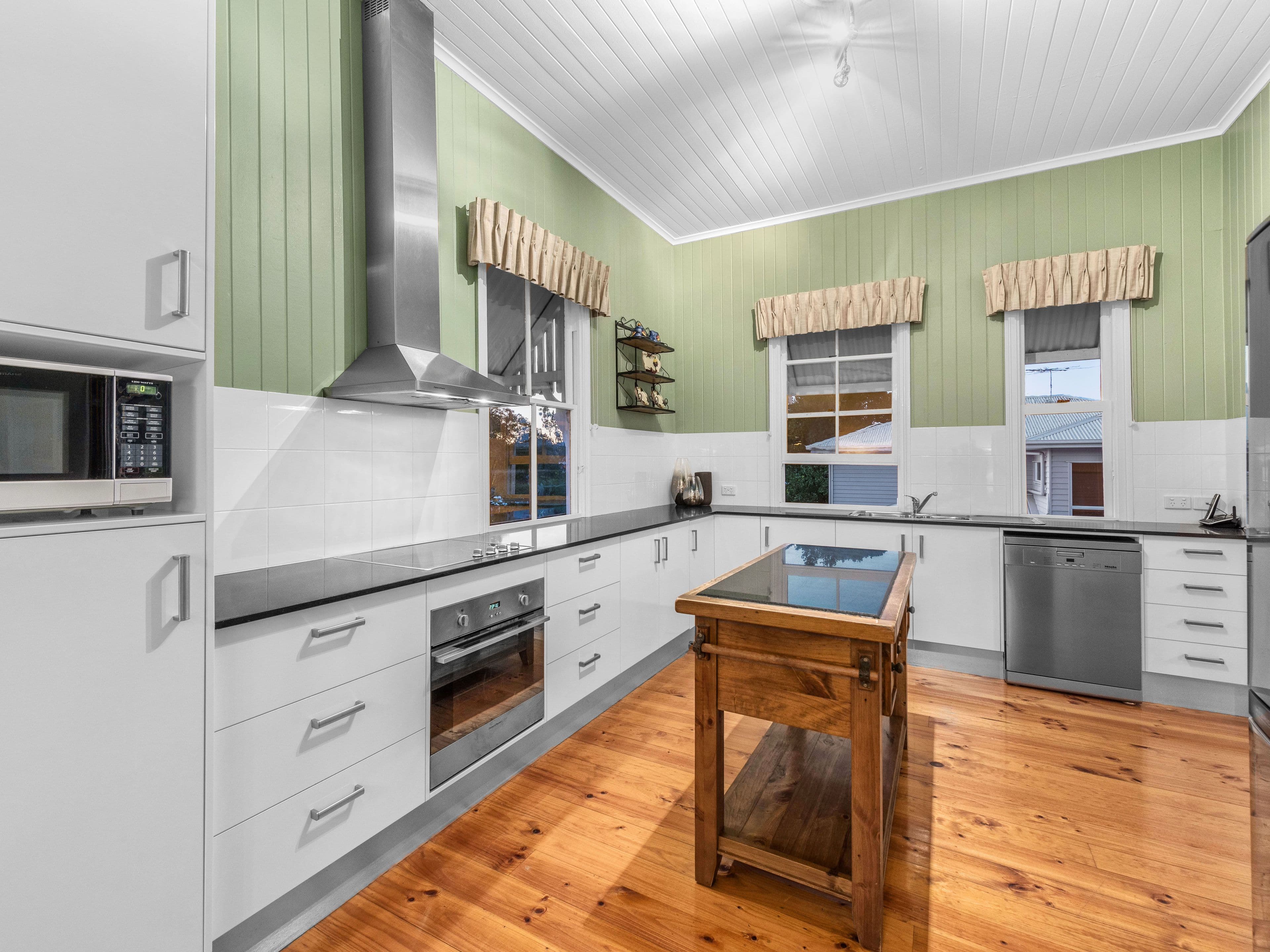 137 Rode Road, Wavell Heights QLD 4012, Wavell Heights - Thumbnail 5