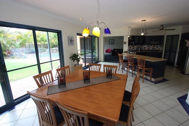 27 McCartney Street, ORMISTON QLD 4160, Ormiston - Thumbnail 3