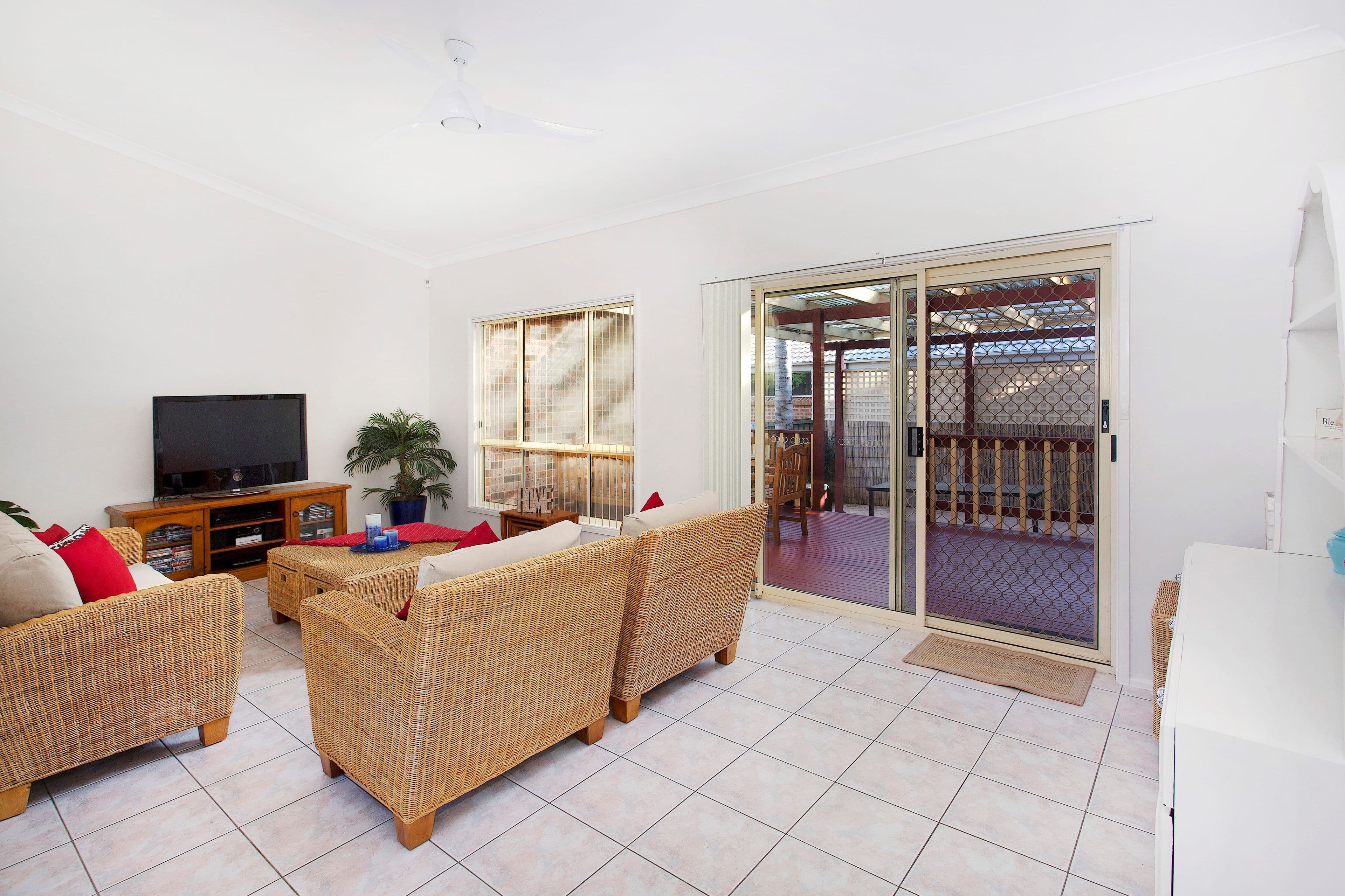 46 Cameron Crescent, Kiama Downs - Thumbnail 2