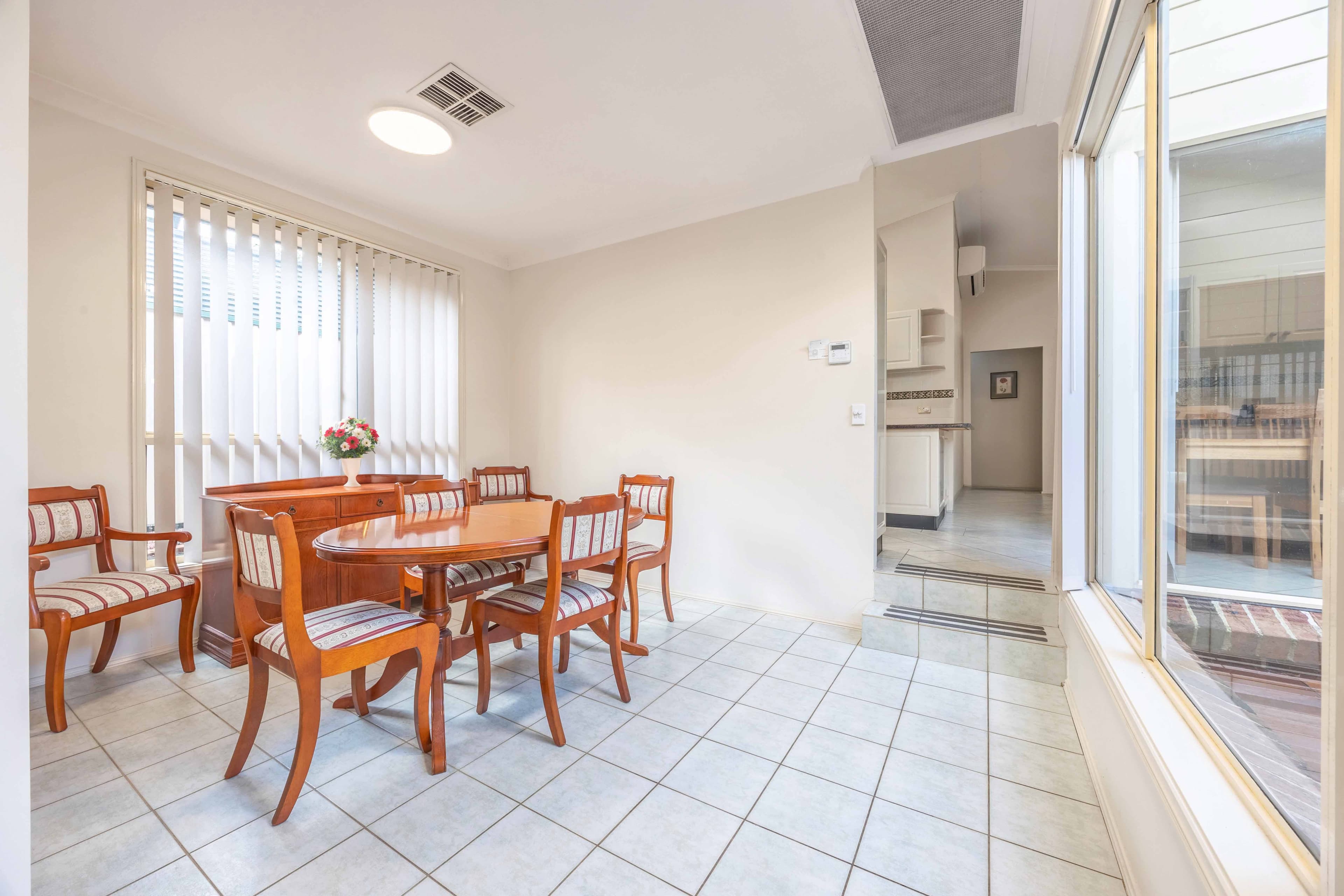 14 Atkinson Close, GLENMORE PARK, Glenmore Park - Thumbnail 3