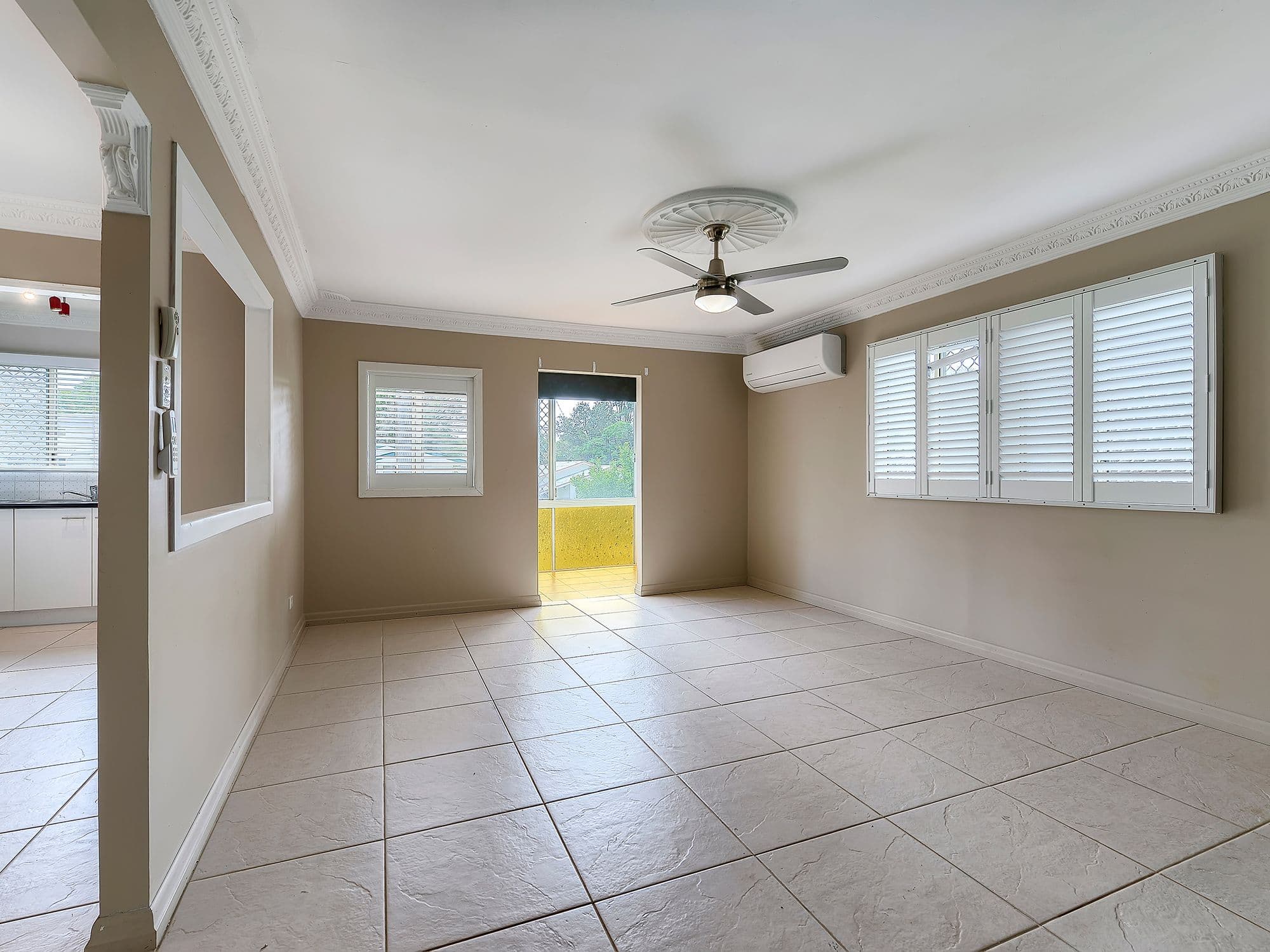 77 Lindwall Street, Upper Mount Gravatt QLD 4122, Upper Mount Gravatt - Thumbnail 3