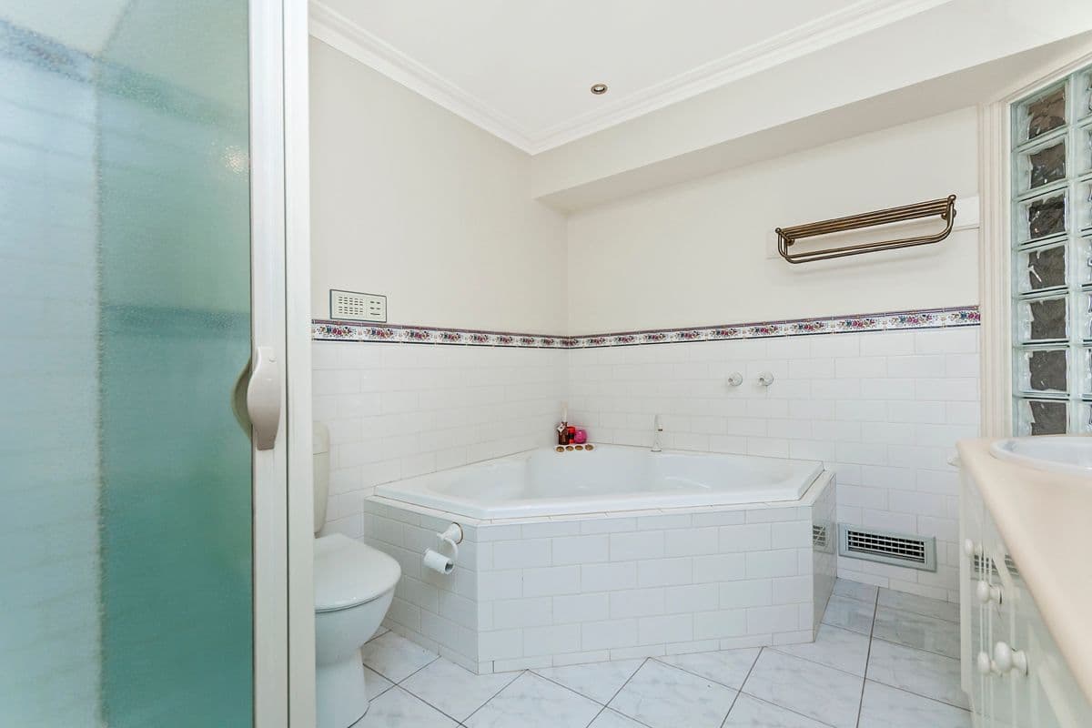 8 Jenean Court, Warrnambool VIC 3280, Warrnambool - Thumbnail 8