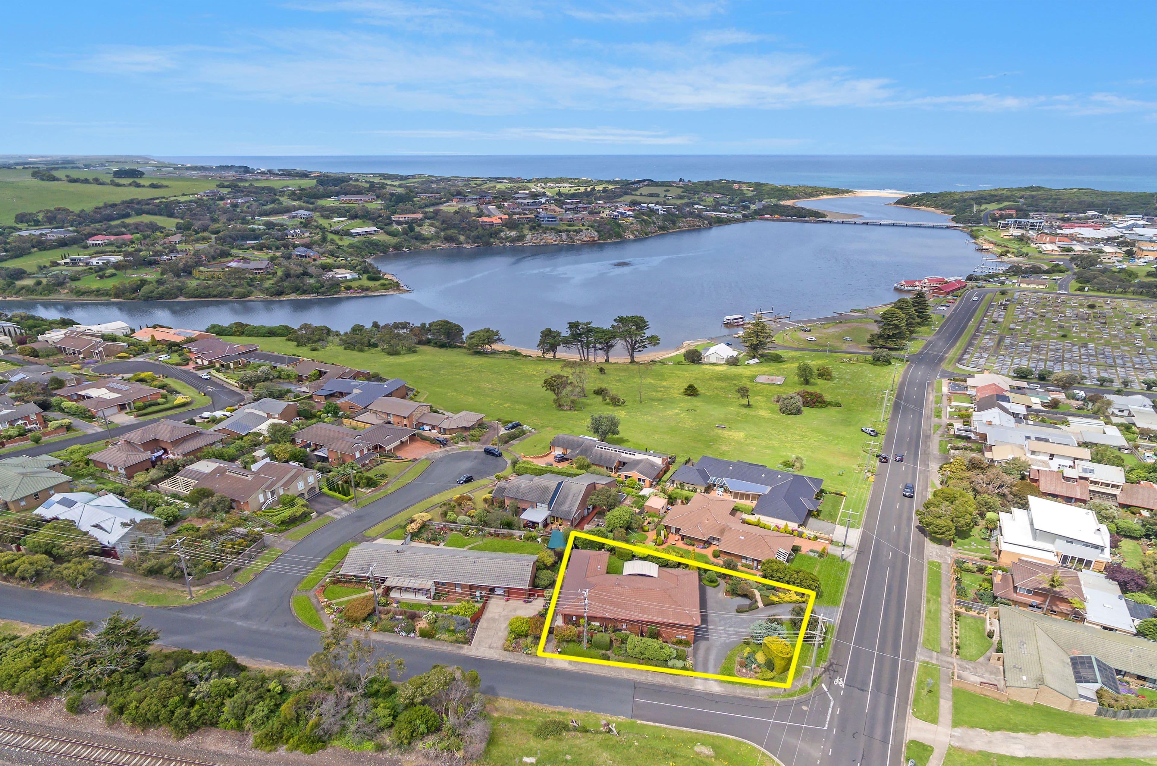 40 Simpson Street, Warrnambool VIC 3280, Warrnambool - Thumbnail 2