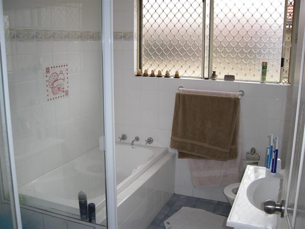 1 HILLVIEW Street, ROSELANDS NSW 2196, Roselands - Thumbnail 6