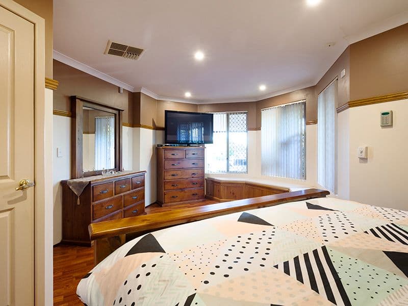 16 Songlark Place, Huntingdale WA 6110, Huntingdale - Thumbnail 4