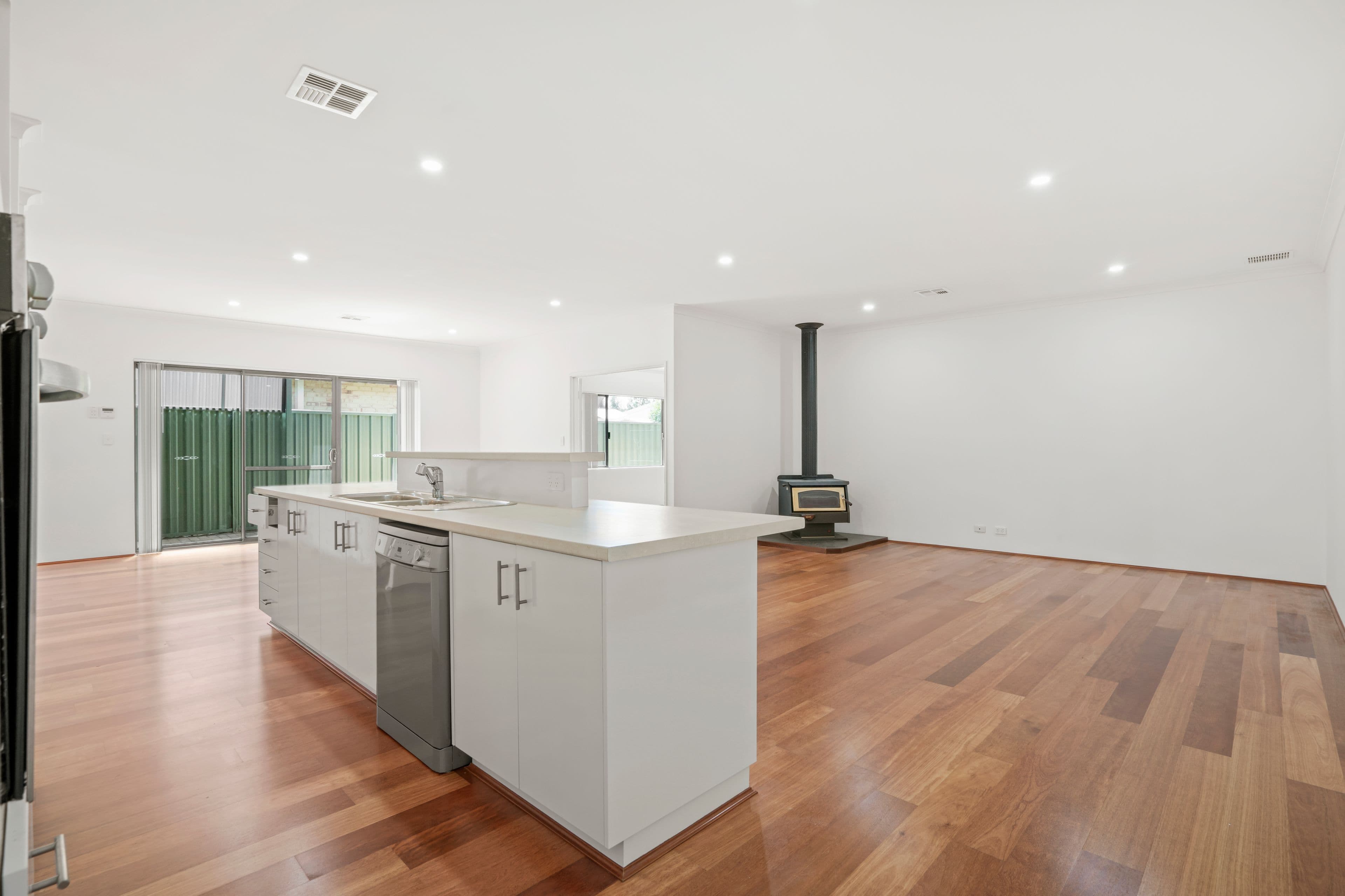 97 Maamba Road, Wattle Grove WA 6107, Wattle Grove - Thumbnail 3