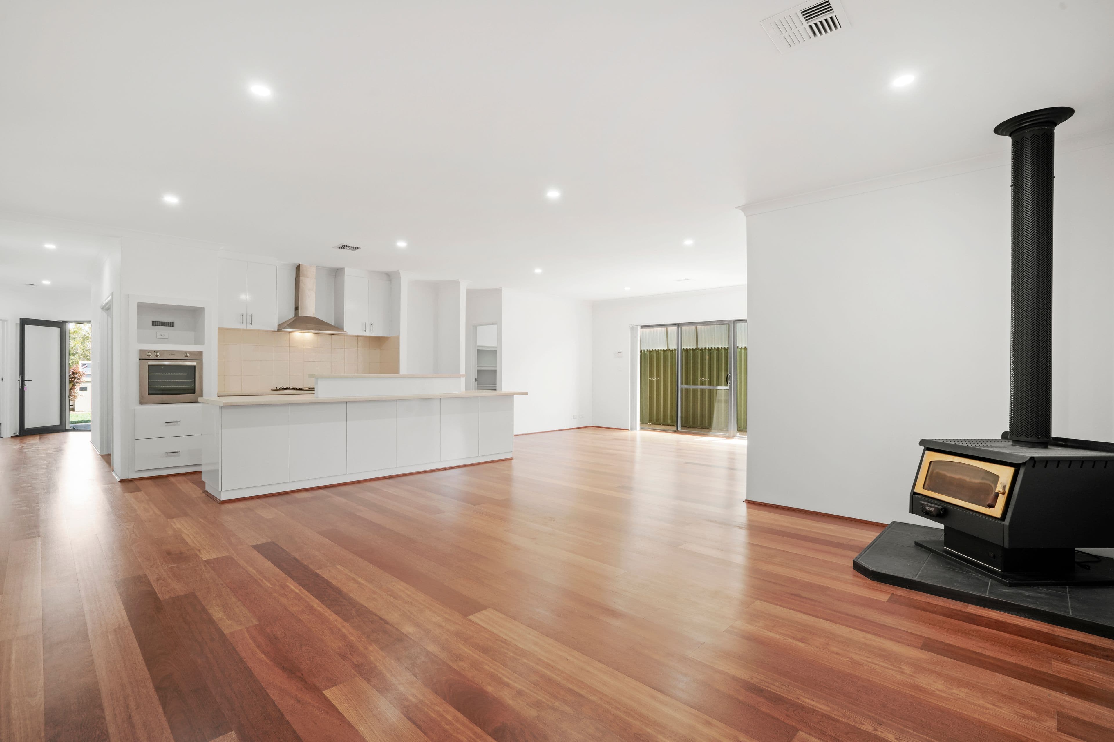97 Maamba Road, Wattle Grove WA 6107, Wattle Grove - Thumbnail 5