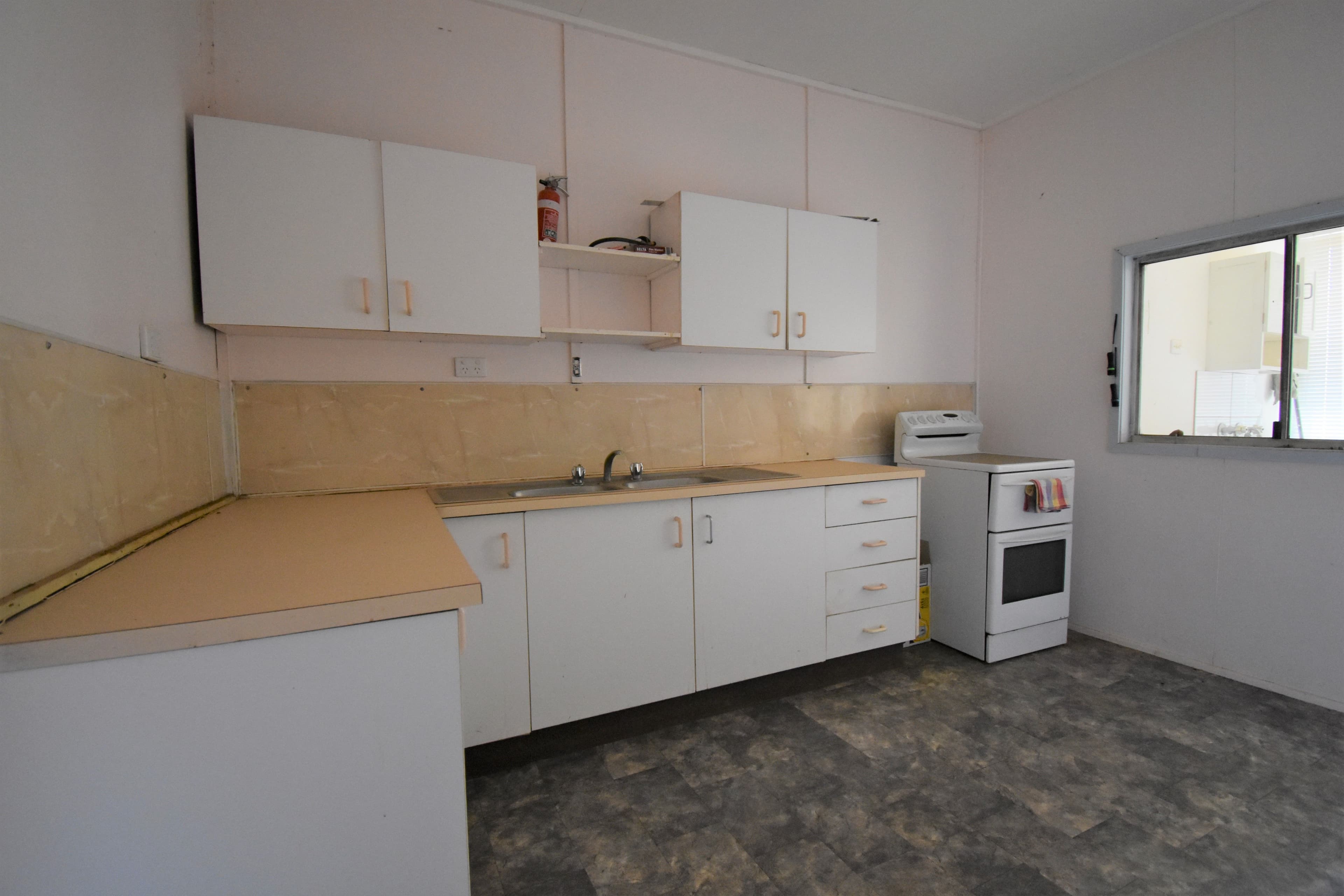 13 Victoria Street, Windorah QLD 4481, Windorah - Thumbnail 2