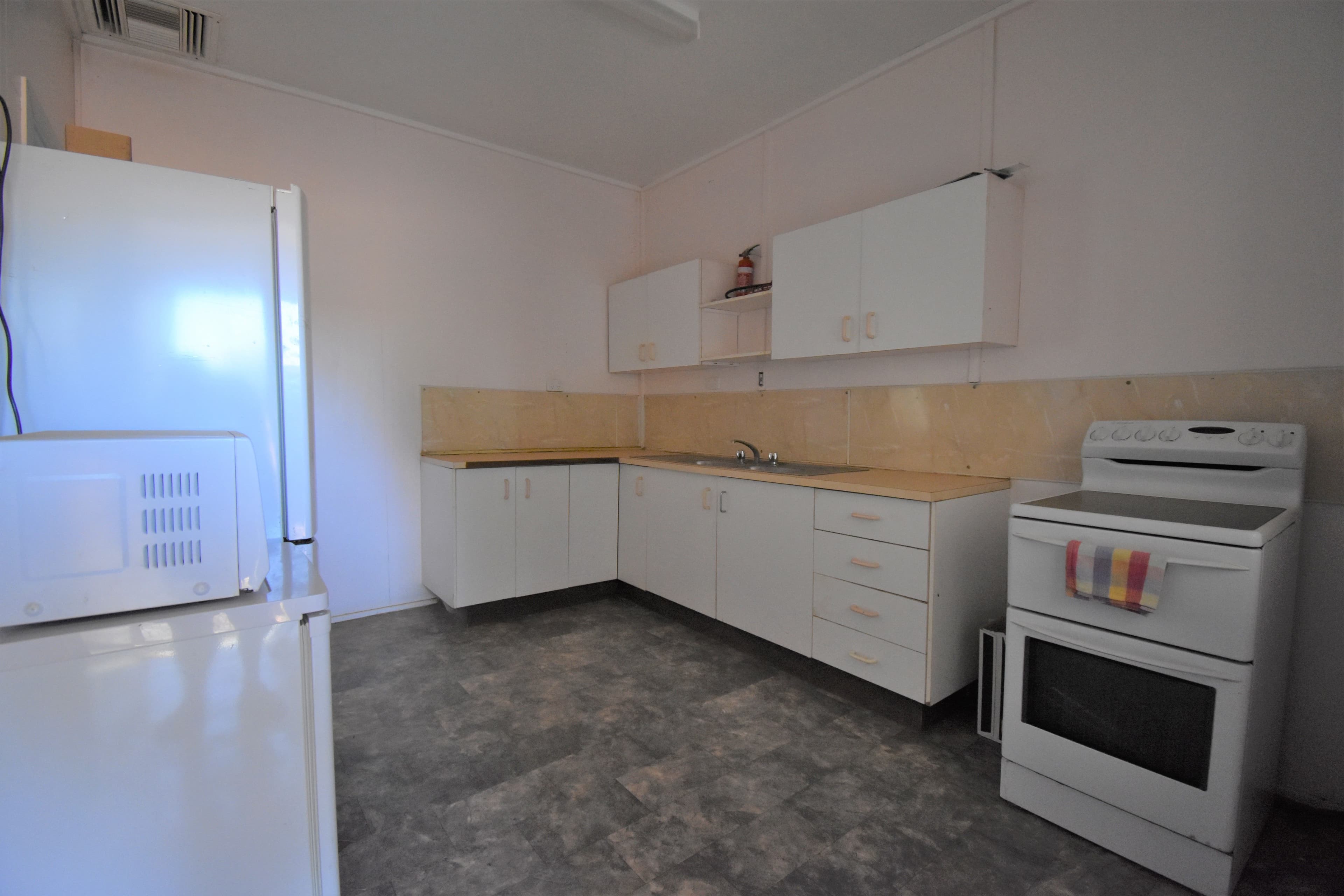 13 Victoria Street, Windorah QLD 4481, Windorah - Thumbnail 3
