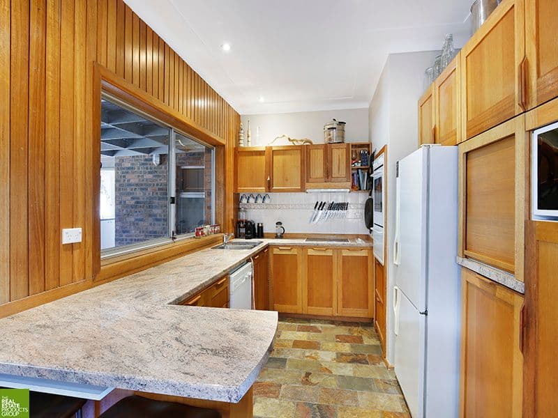8 Gloria Crescent, Lake Heights - Thumbnail 4