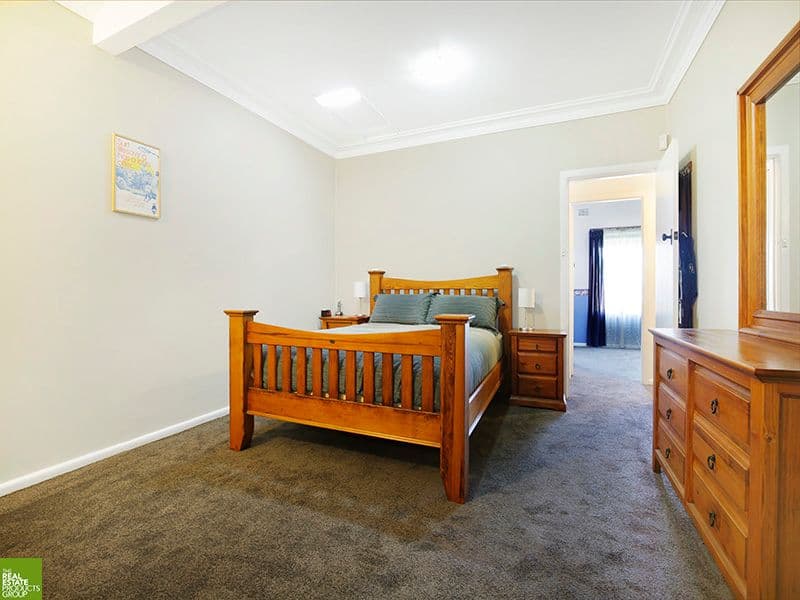 8 Gloria Crescent, Lake Heights - Thumbnail 6
