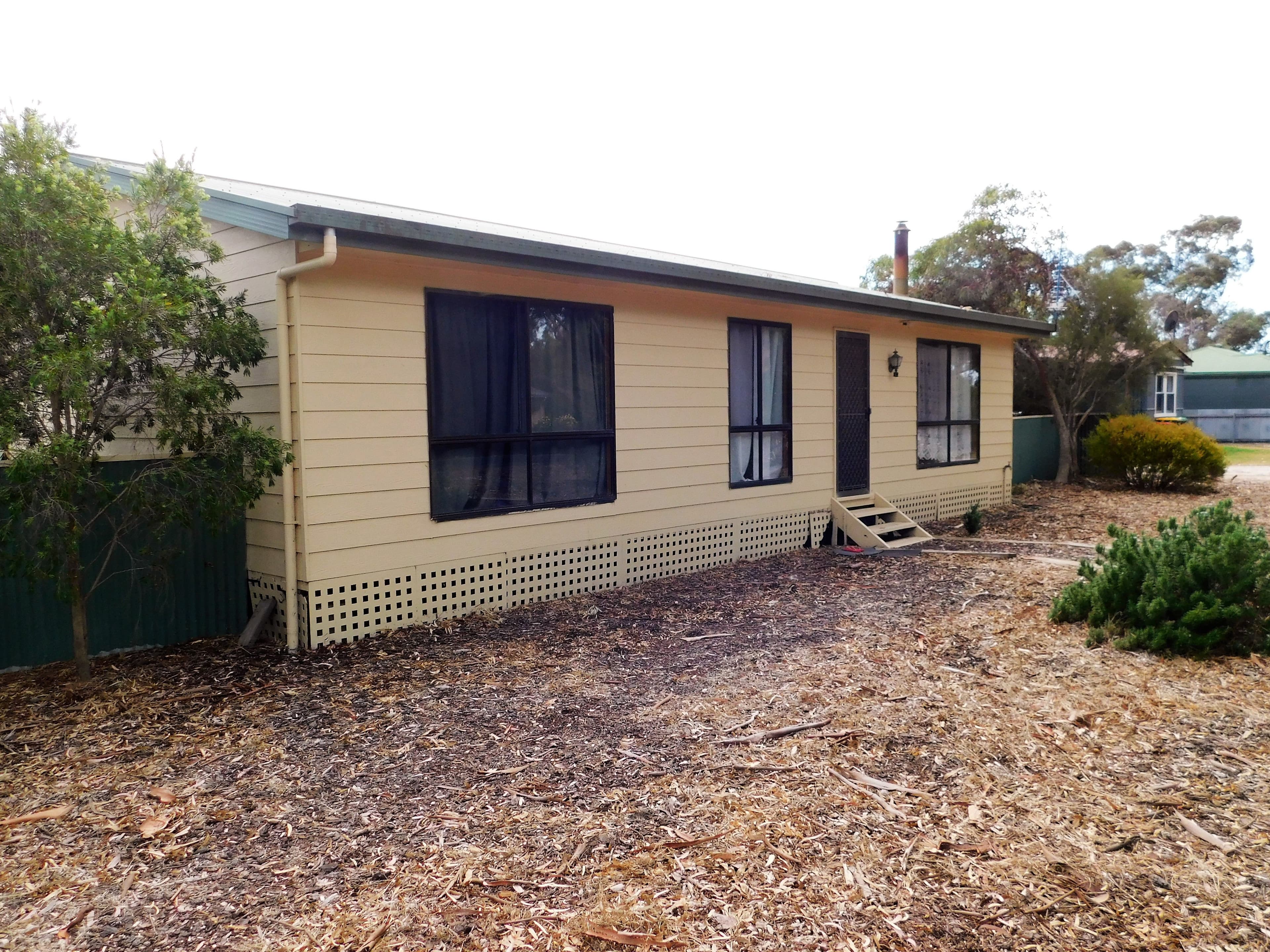 49 Albert Parade, Bordertown SA 5268, Bordertown - Image 1