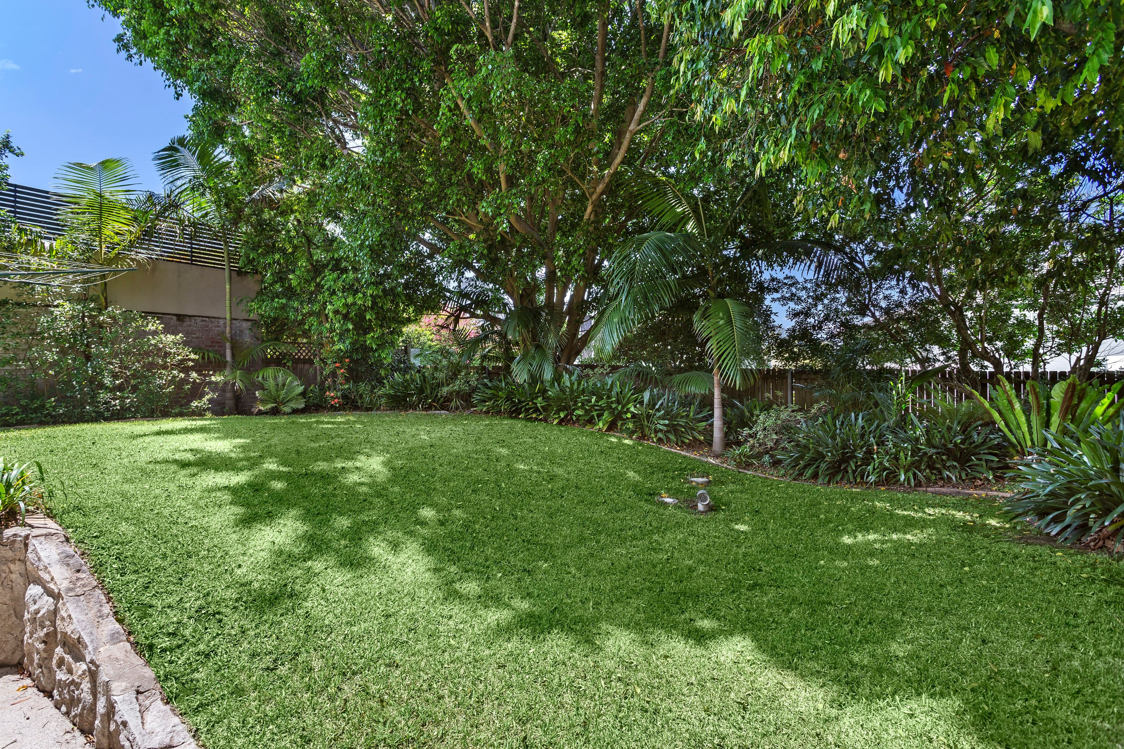 8 Neeworra Road, Northbridge - Thumbnail 2
