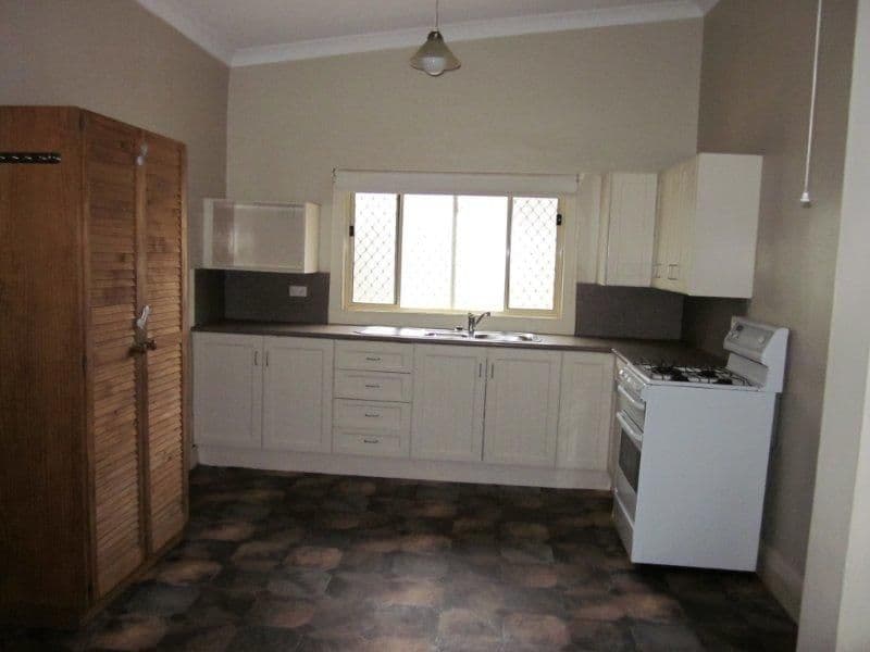 161 Thomas Street, BROKEN HILL NSW 2880, Broken Hill - Thumbnail 2