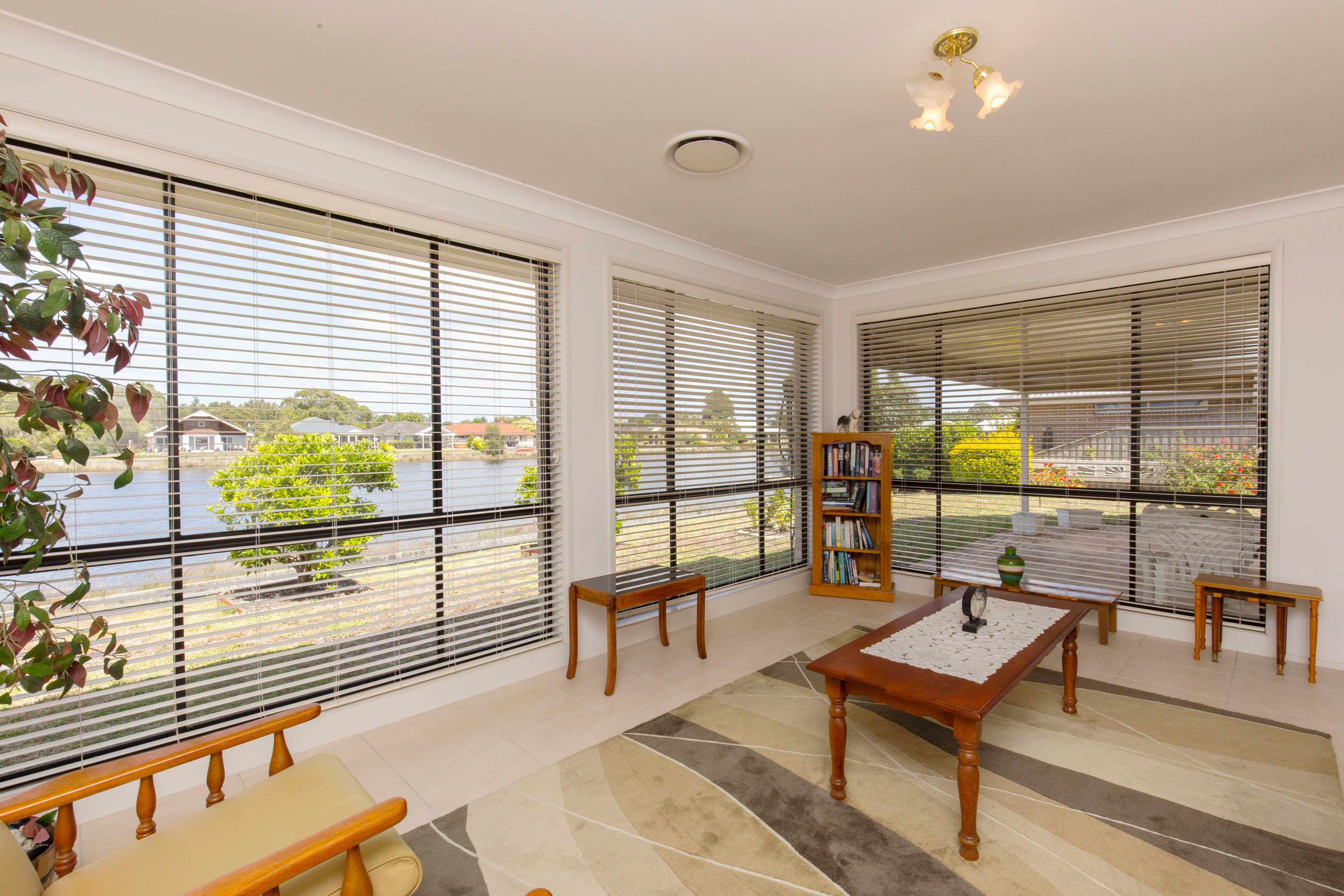 12 Windward Circuit, Tea Gardens - Thumbnail 2