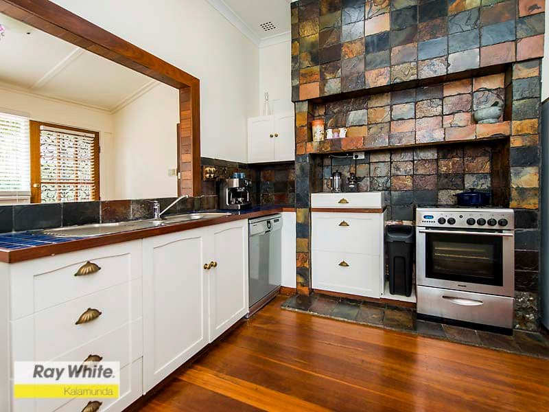 3 Hillside Crescent, GOOSEBERRY HILL WA 6076, Gooseberry Hill - Thumbnail 3